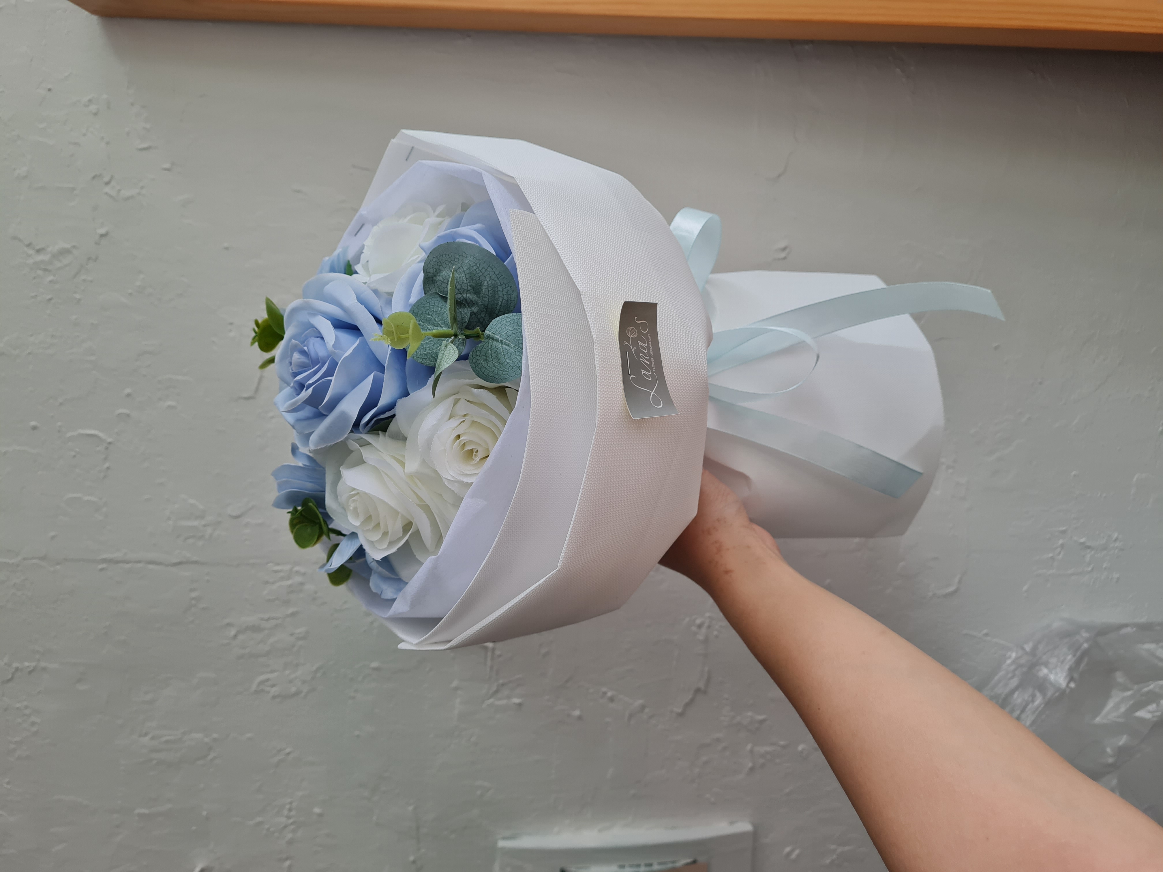 Bó hoa lụa size M - Dáng tròn - Tone xanh dương