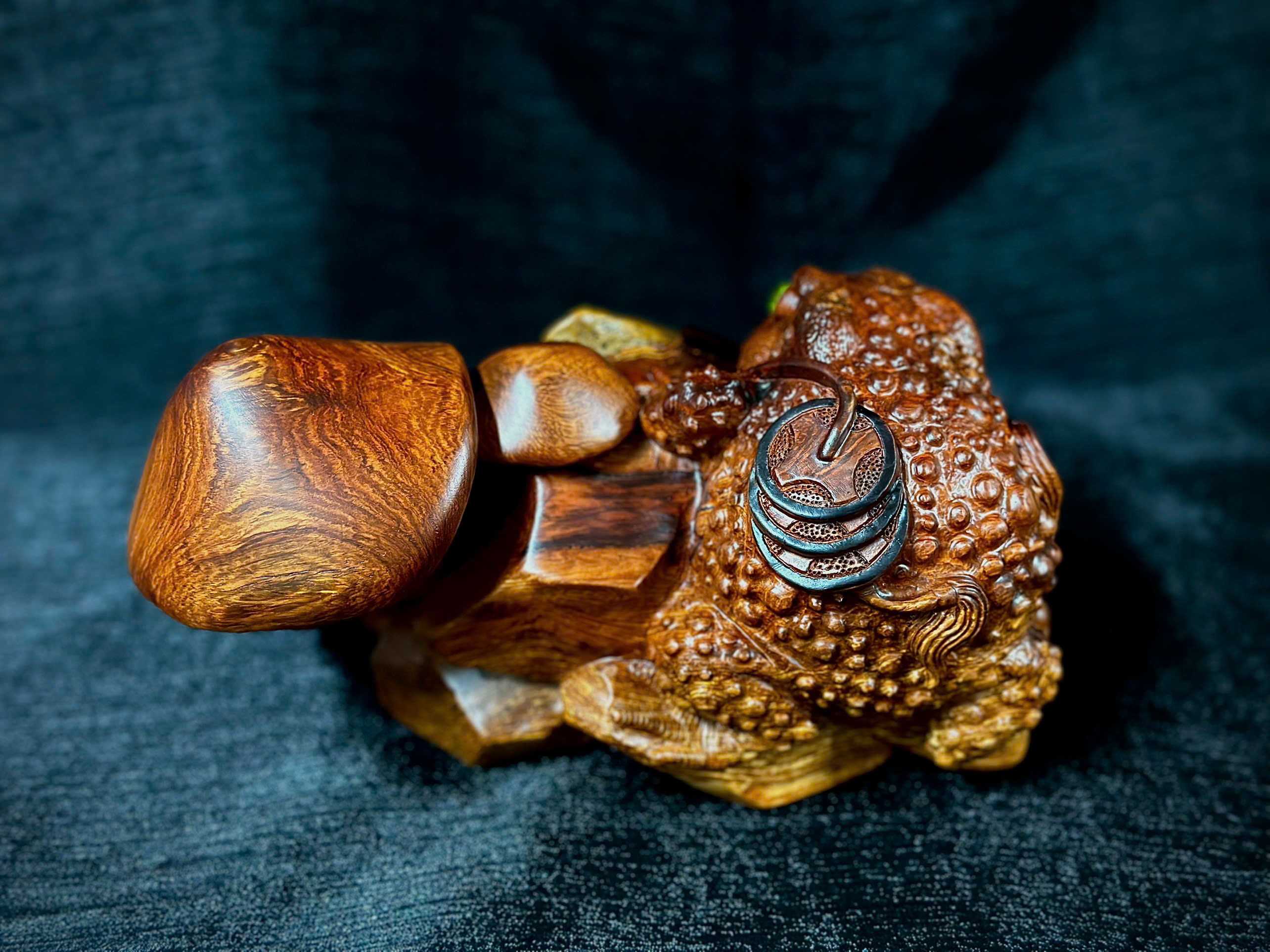 TƯỢNG CÓC TÀI LỘC - GỖ HƯƠNG ÔM ĐÁ_thumbnail_3