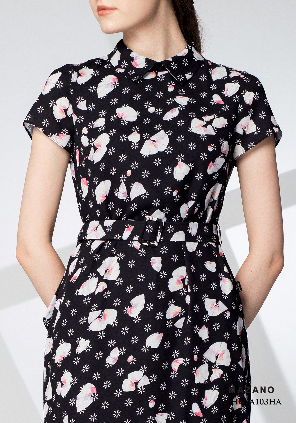 Đầm suông đen thắt đai cổ cao cơ bản_thumbnail_4