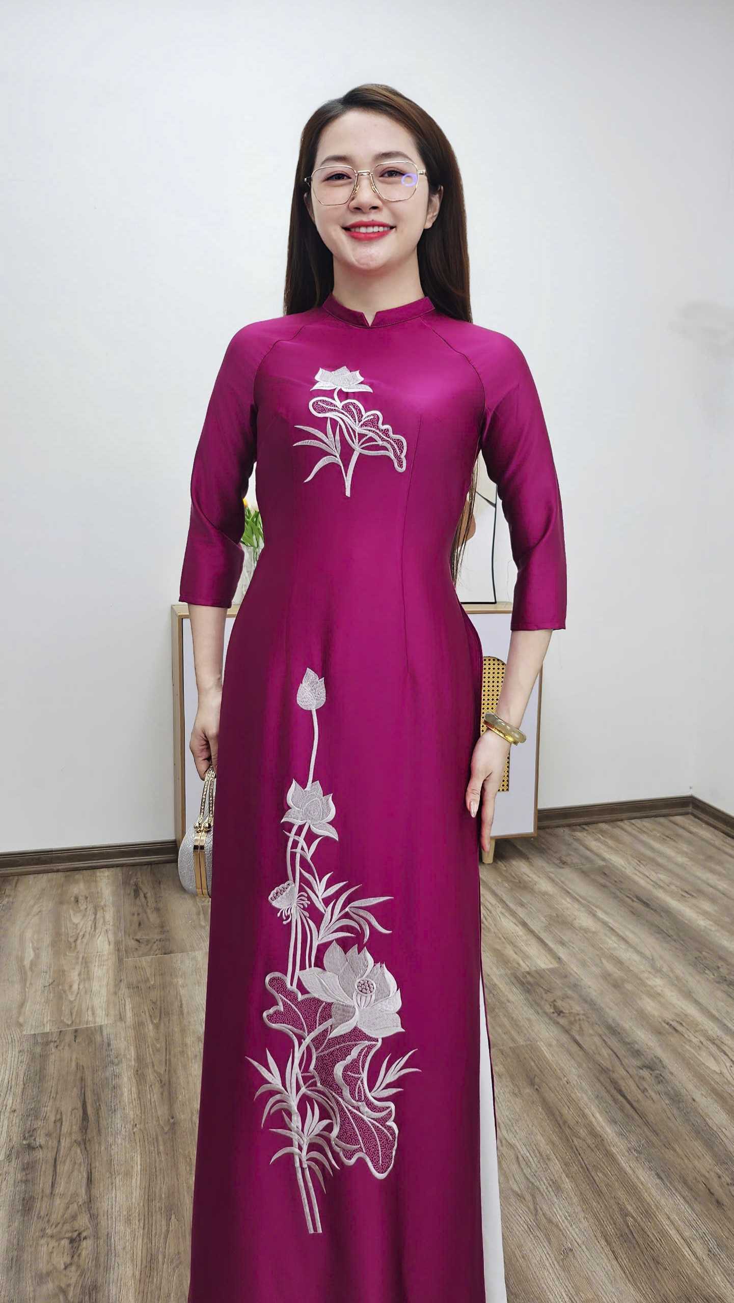 T460 áo dài cổ 2p tay lỡ lụa tô châu hồng xác pháo thêu sen