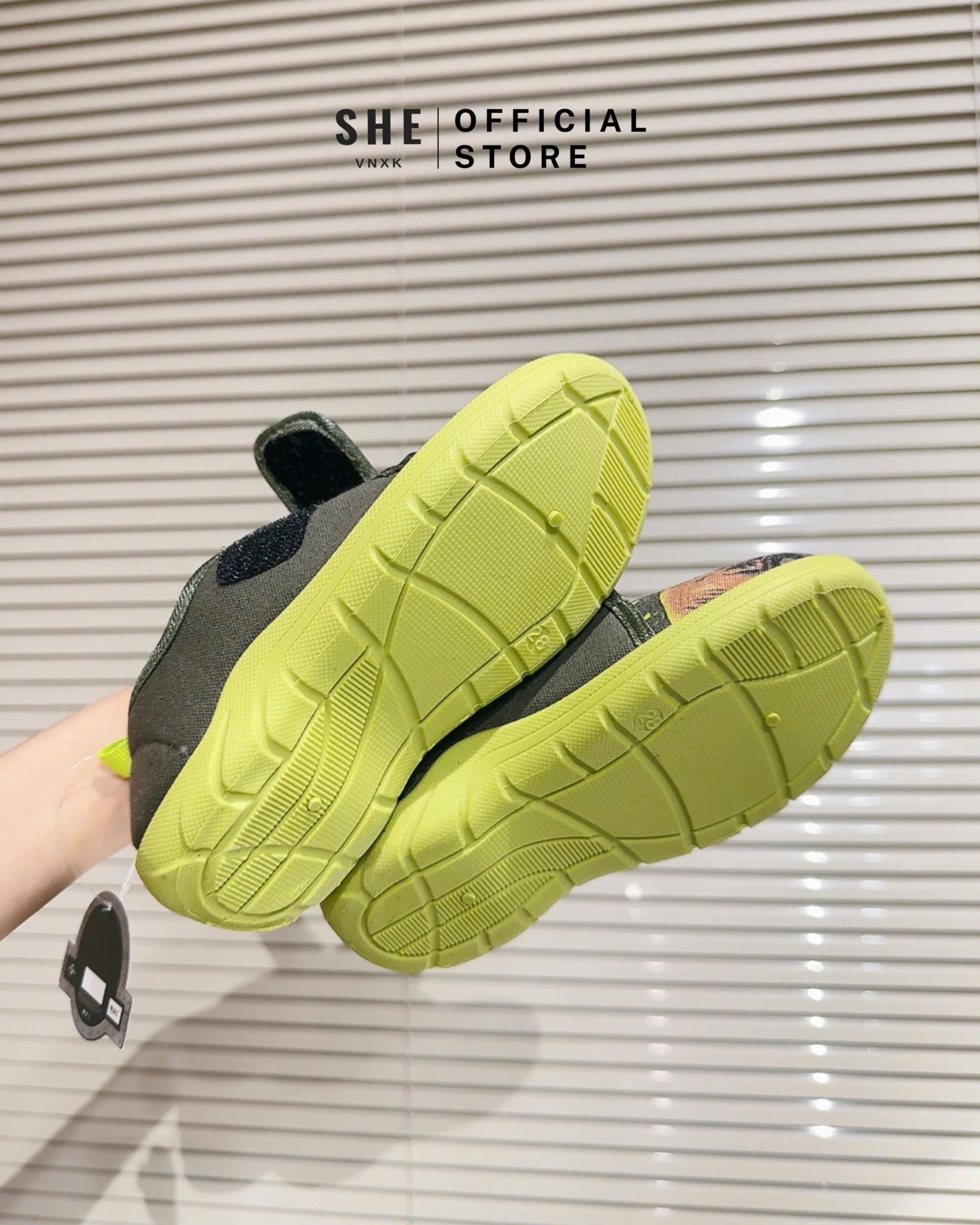 E664 GIÀY JURASSIC BÉ_thumbnail_5