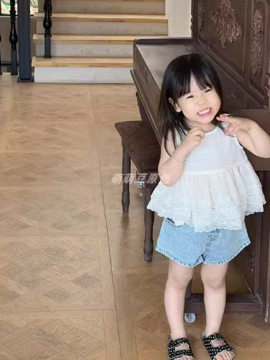 Set áo trắng ren + quần jean bé gái_thumbnail_3