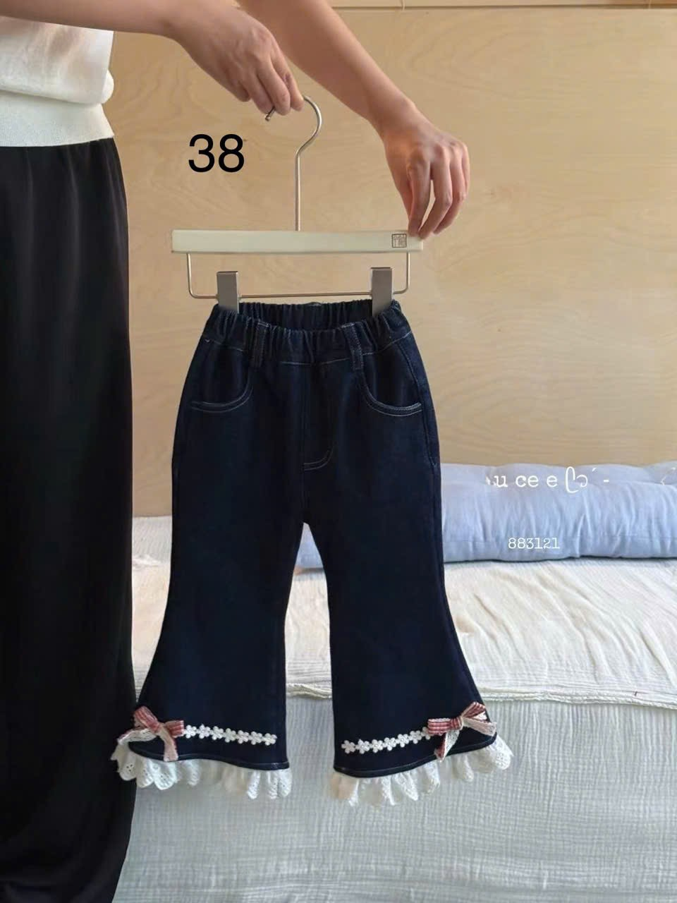 (Q240) Quần bò ống loe bò xanh gấu ren