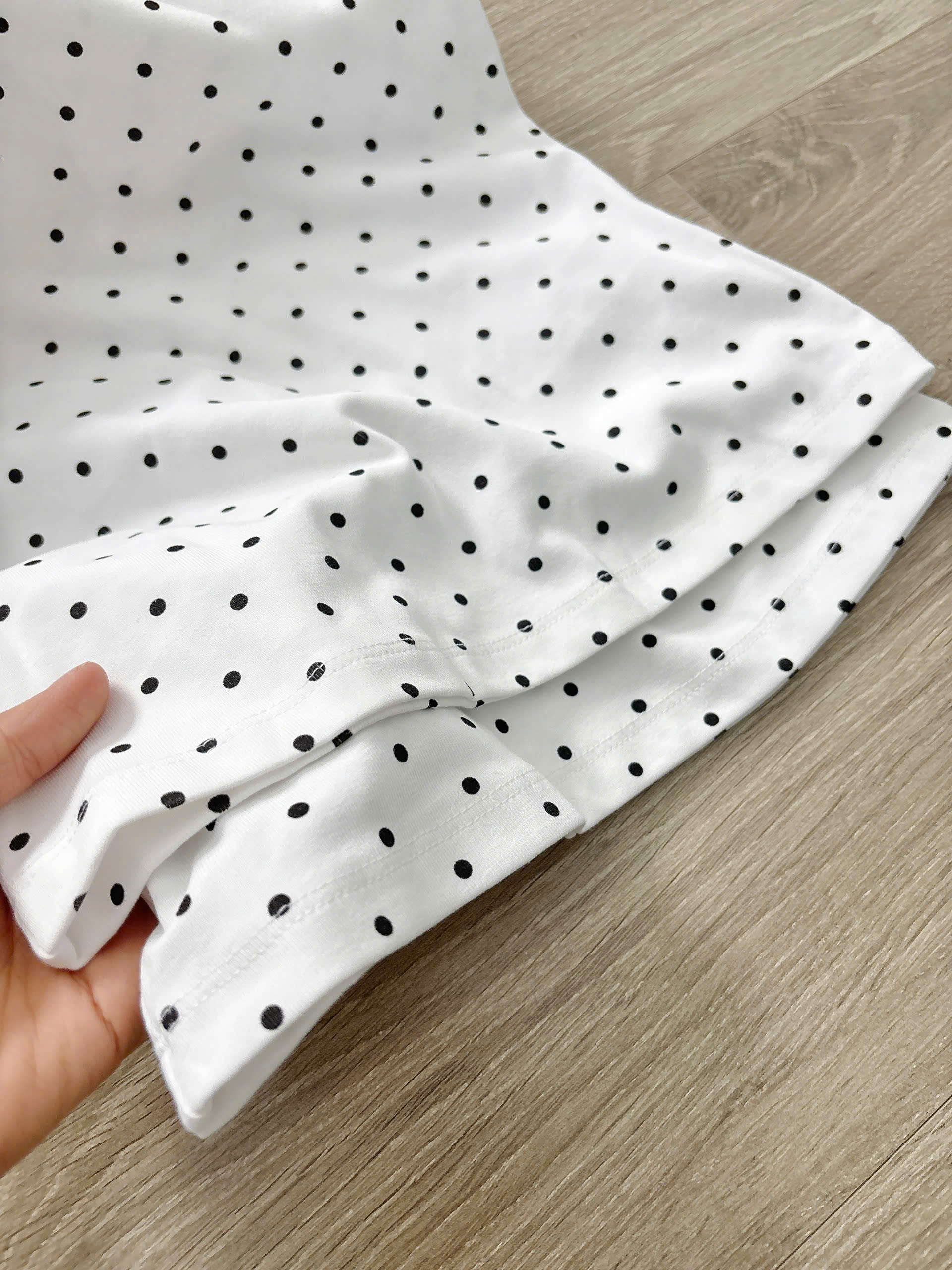 H111 ÁO THUN TRẮNG CHẤM BI_thumbnail_8