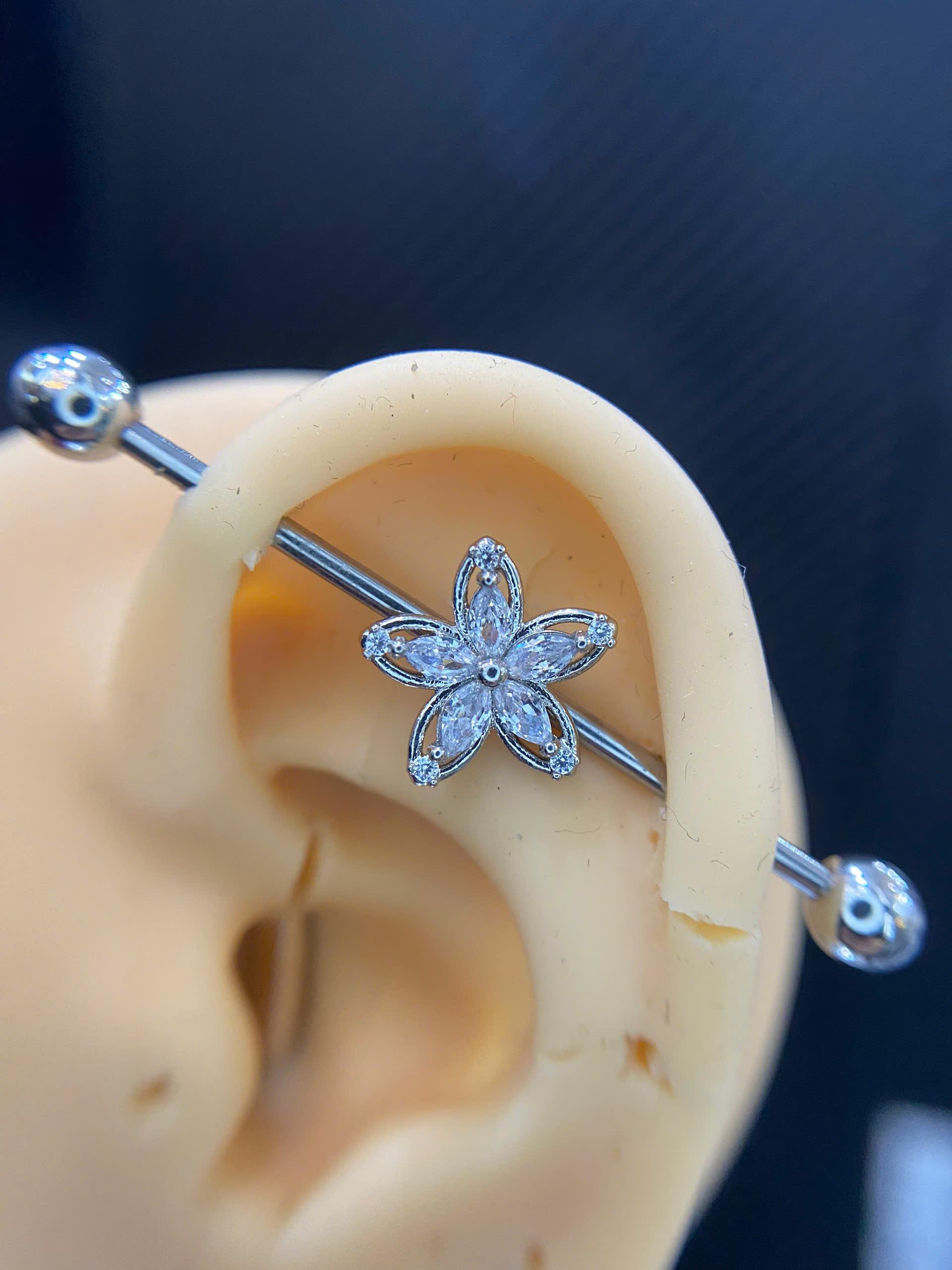 industrial kiểu bông hoa kim cương trắng năm cánh to viền khung _thumbnail_2