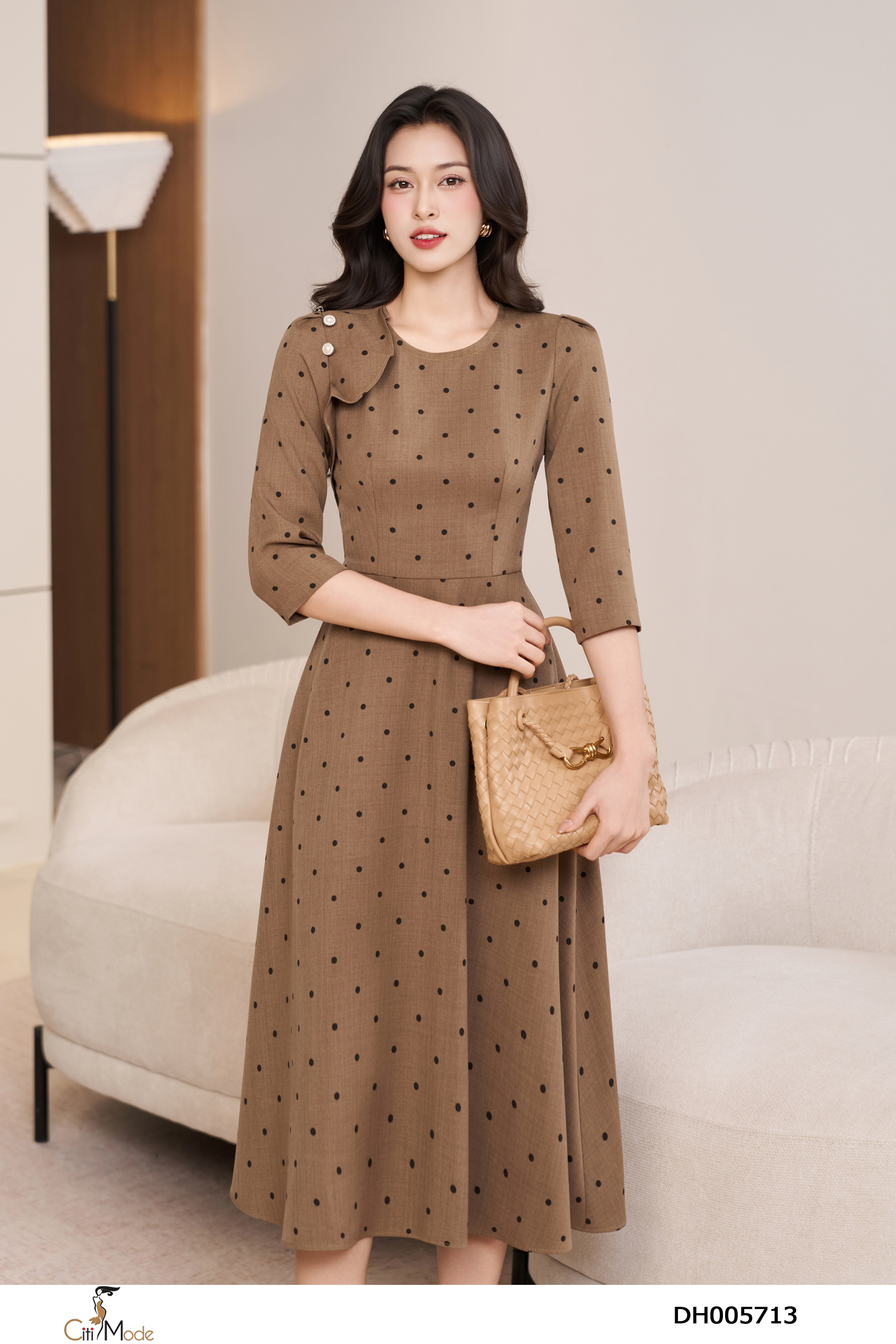 Đầm xòe chấm bị nâu tay beo cách điệu cổ tròn_thumbnail_2