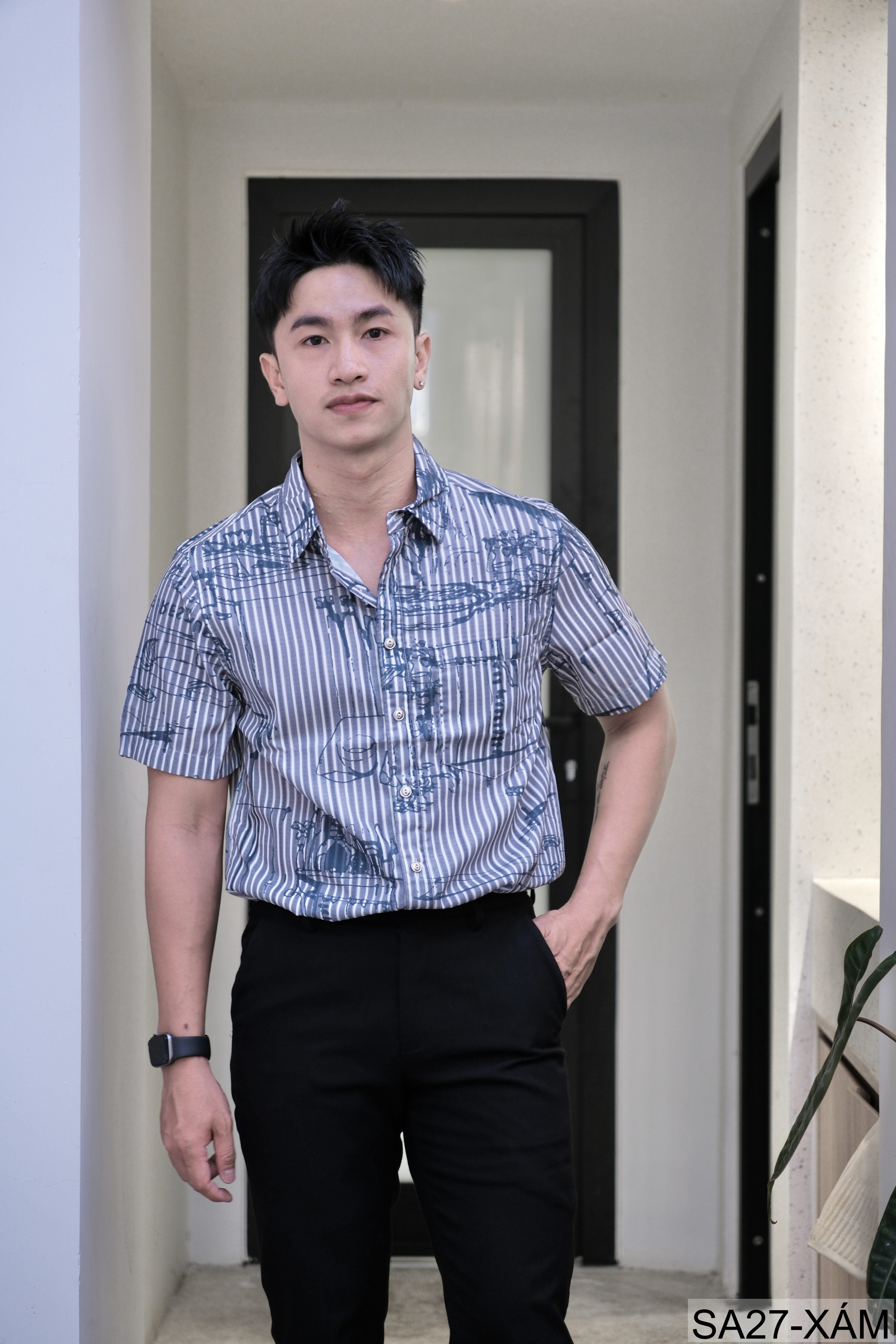 SA27 - Áo sơ mi nam ngắn tay họa tiết sọc và vẽ tay phong cách streetwear, chất liệu polyester mềm mại, form rộng thoải mái