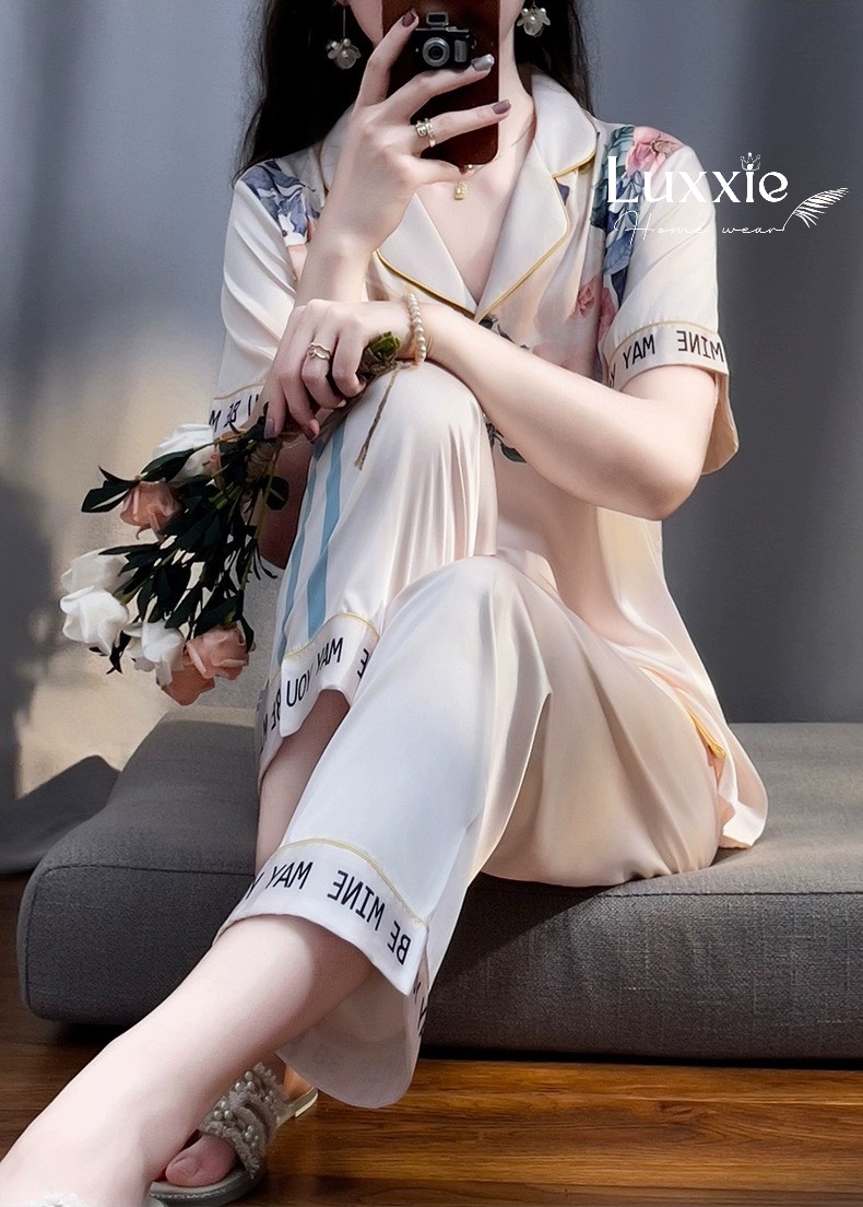 N58B Pijama lụa cổ hoa quần sọc xanh cộc tay