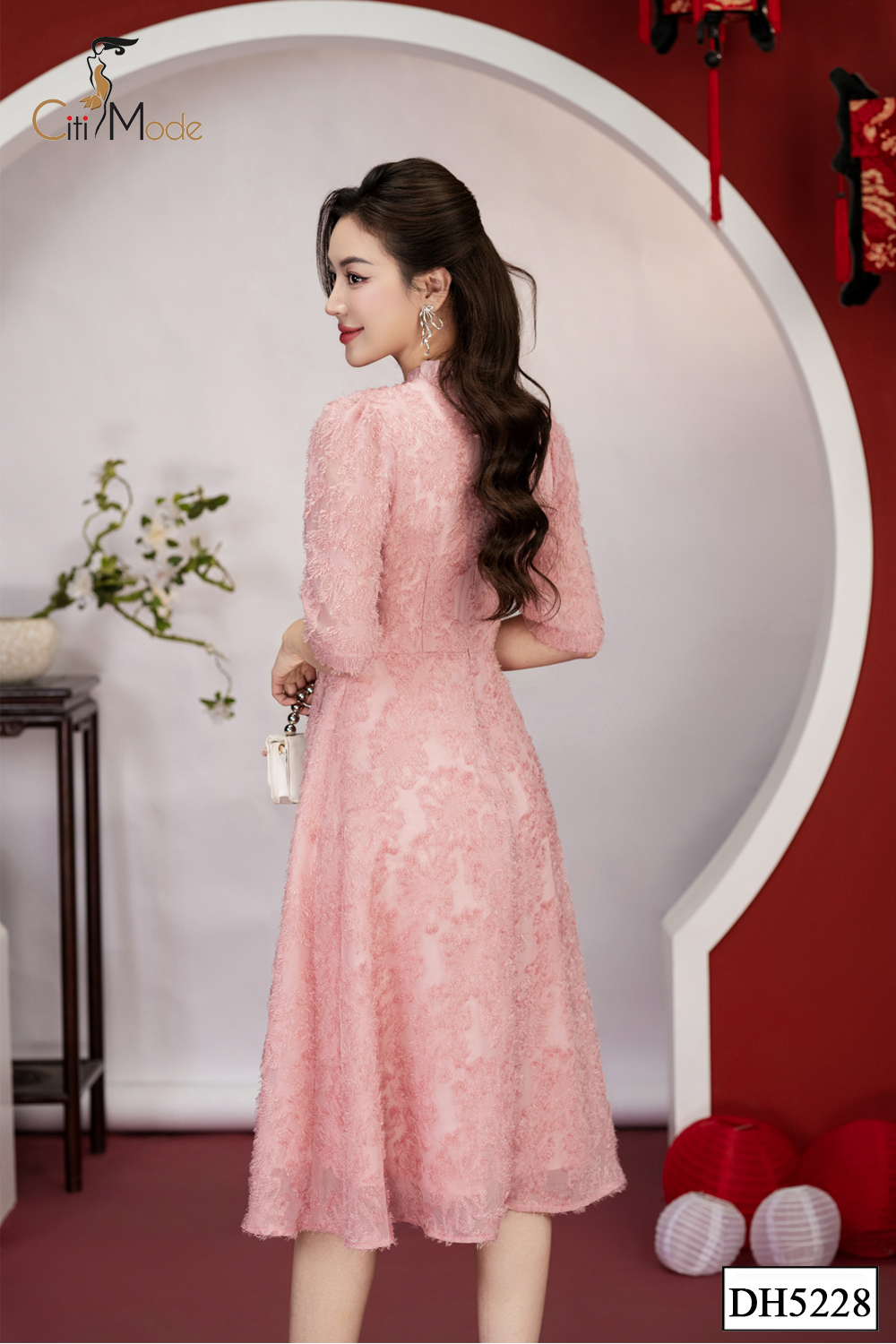 Đầm xoè hồng cổ nhún phối nơ_thumbnail_1