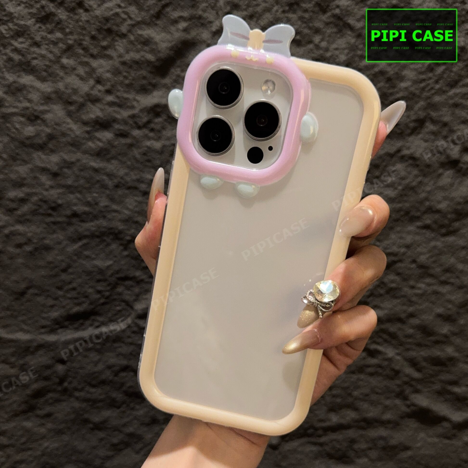 Ốp Lưng iPhone 13 Pro - Chic Cute - Vàng
