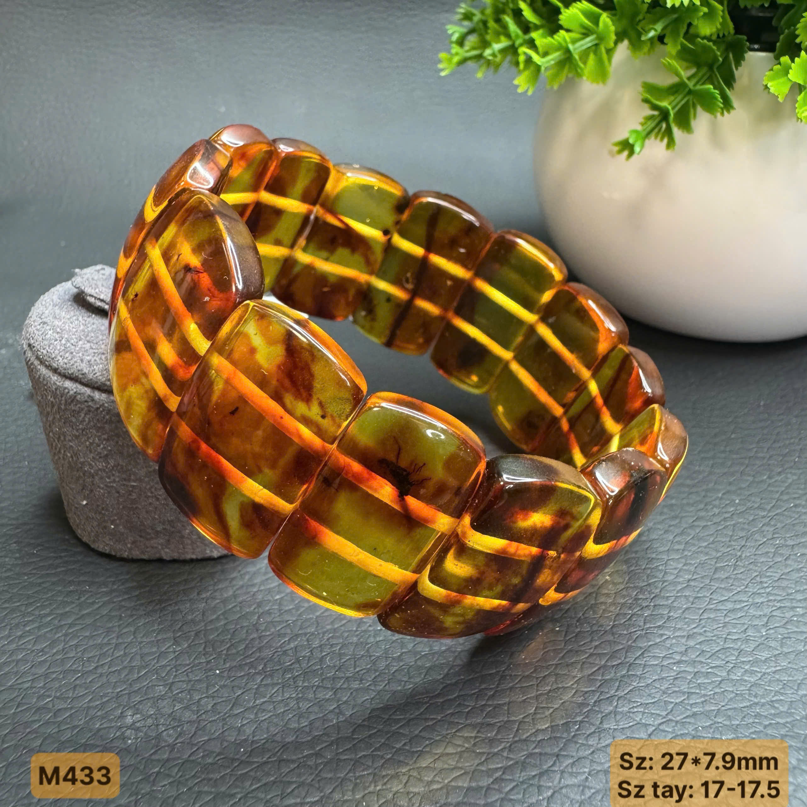 Lắc Bản Côn Trùng Ánh Huyết - M433