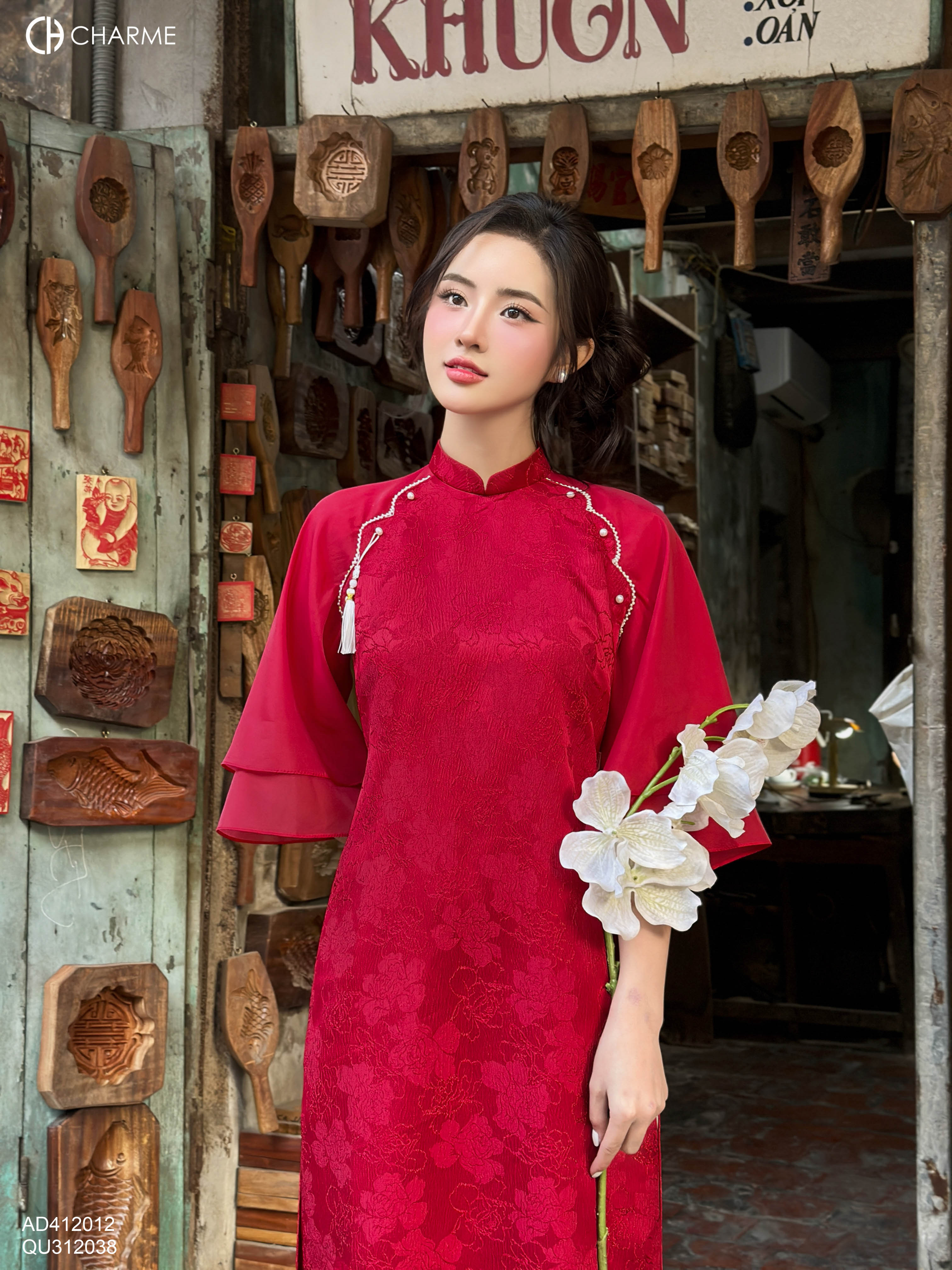 Áo dài gấm đính ngọc tay 2 tầng_thumbnail_2