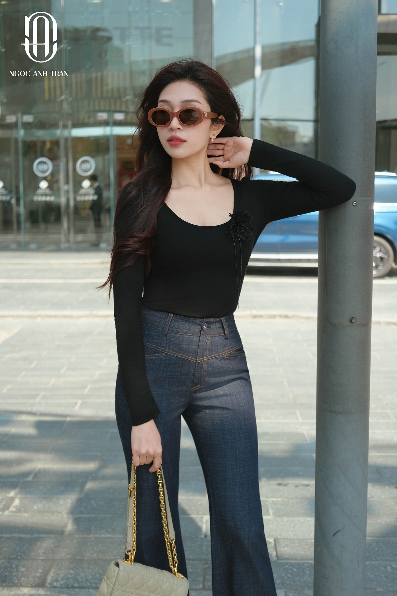 AT003 - Áo thun đen phối tag hoa_thumbnail_2