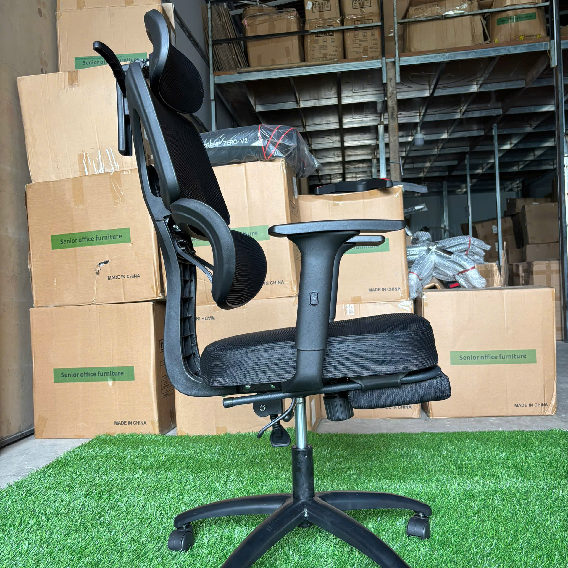 Ghế công thái học LX28 - 2 lưng bảo vệ cột sống, khung nhựa đúc chắc chắn, ngồi lâu không mỏi_thumbnail_3