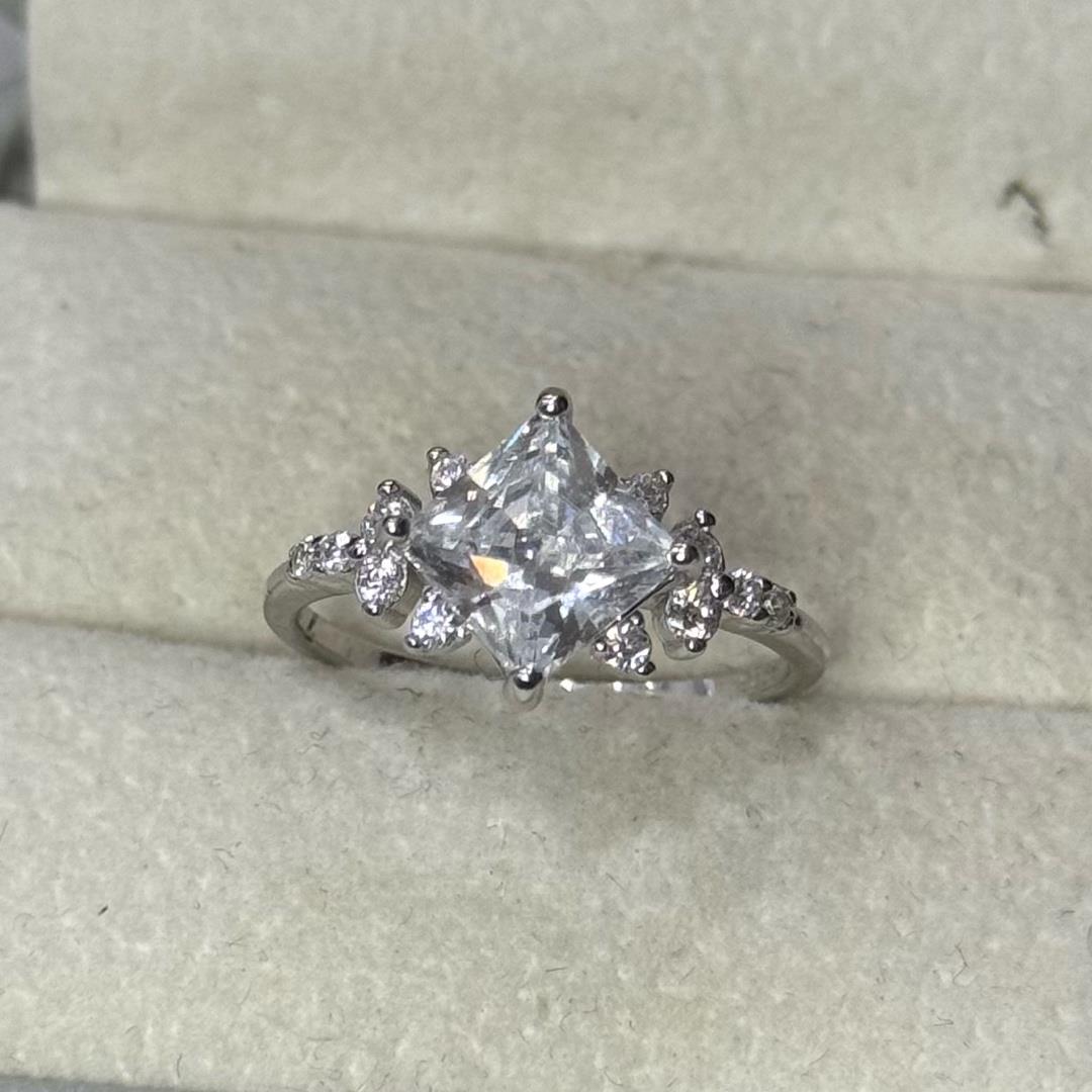 nhẫn bạc xi bạch kim đá hình thoi vuông size 7_thumbnail_2