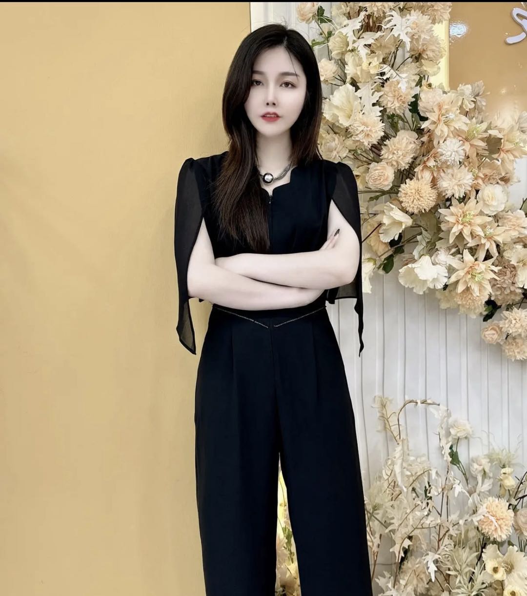 Jumpsuit thiết kế tay xẻ đính đá sang trọng_thumbnail_5