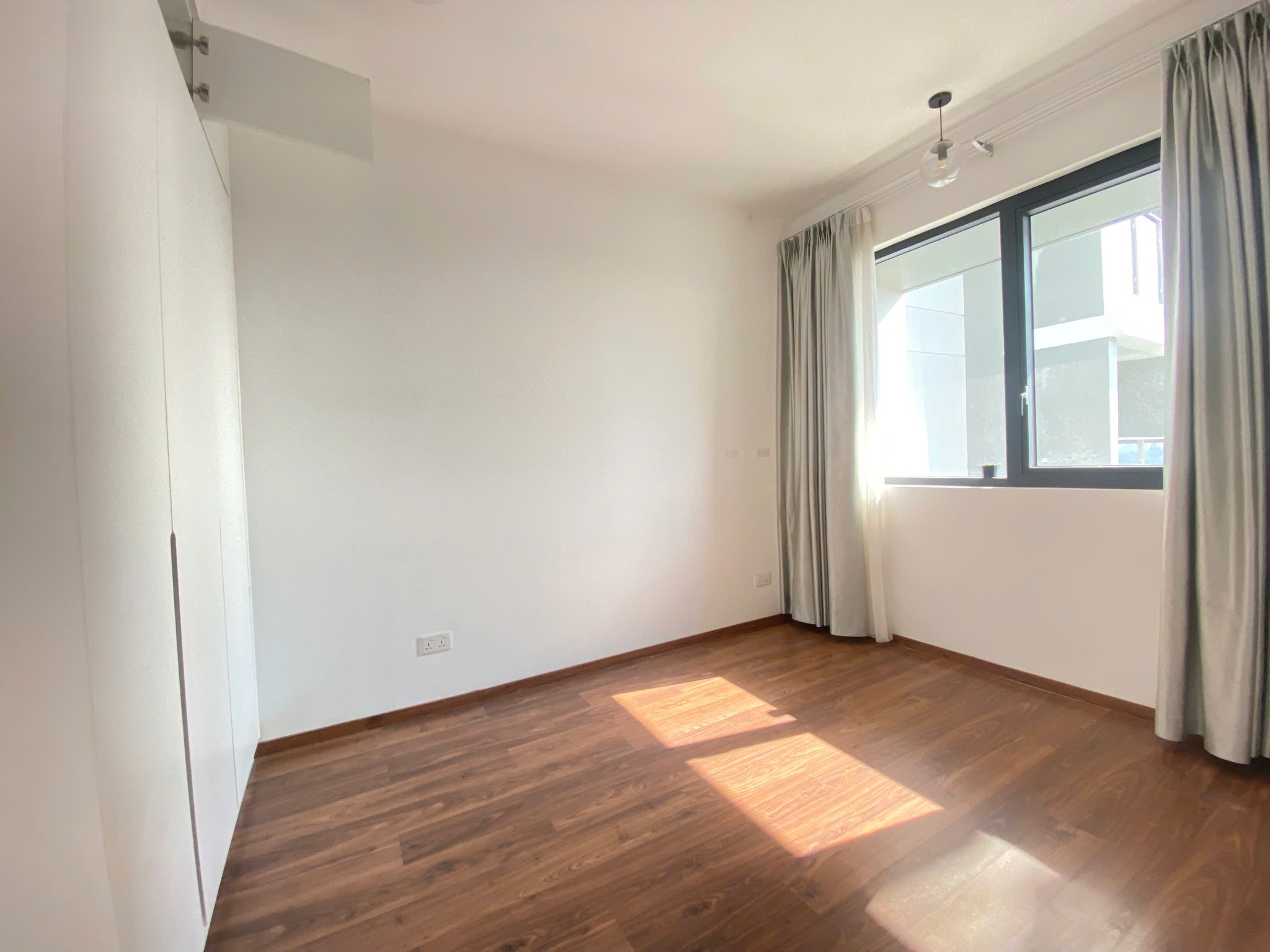 Cho thuê căn hộ 3 phòng ngủ, view sông trực diện, hướng mát cả ngày_thumbnail_7