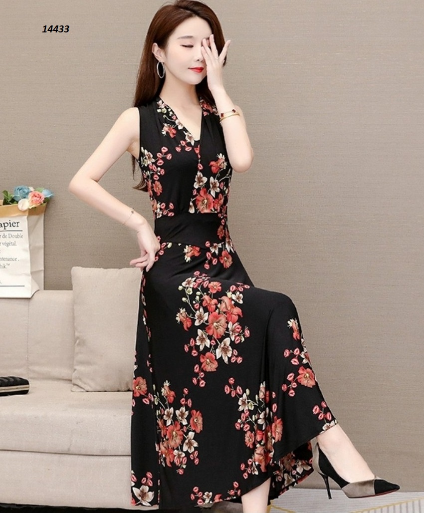 14433-Đầm xòe sát nách cổ đắp chéo, họa tiết nền đen hoa đỏ _thumbnail_1