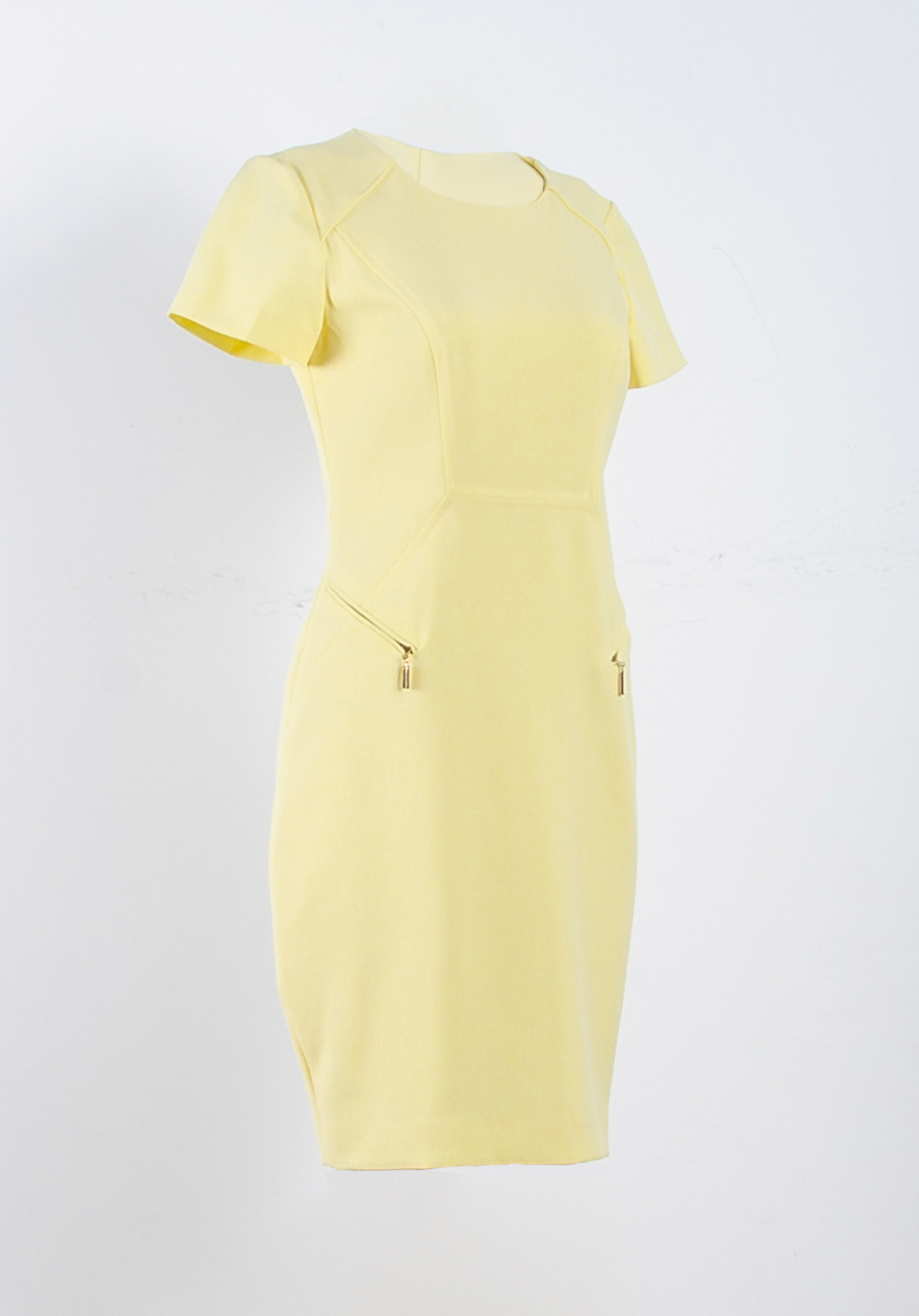 Đầm thân ôm vàng cổ tròn