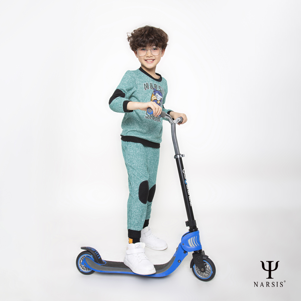 Set bé trai Narsis KE2126 họa tiết chữ nổi, chất len mềm mại, phù hợp mùa lạnh.