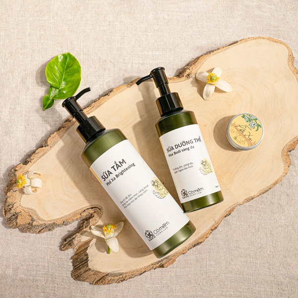 Bộ sữa tắm dưỡng thể Hoa Bưởi sáng da hiệu quả