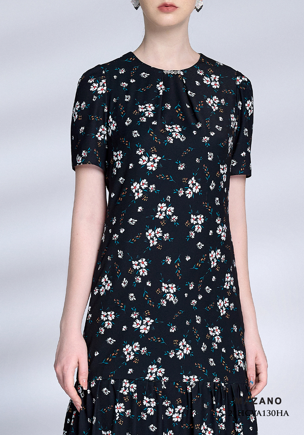 Váy suông đen họa tiết hoa nền chân_thumbnail_4