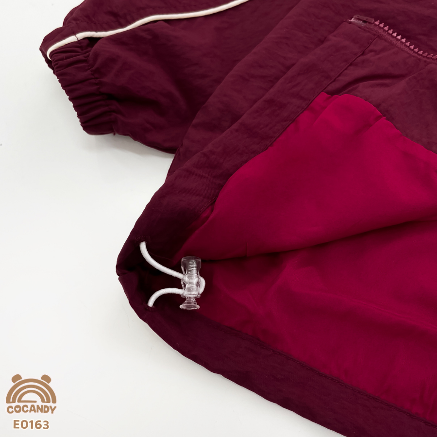 Áo khoác gió ĐỎ ĐÔ phối nẹp be nhỏ_thumbnail_1