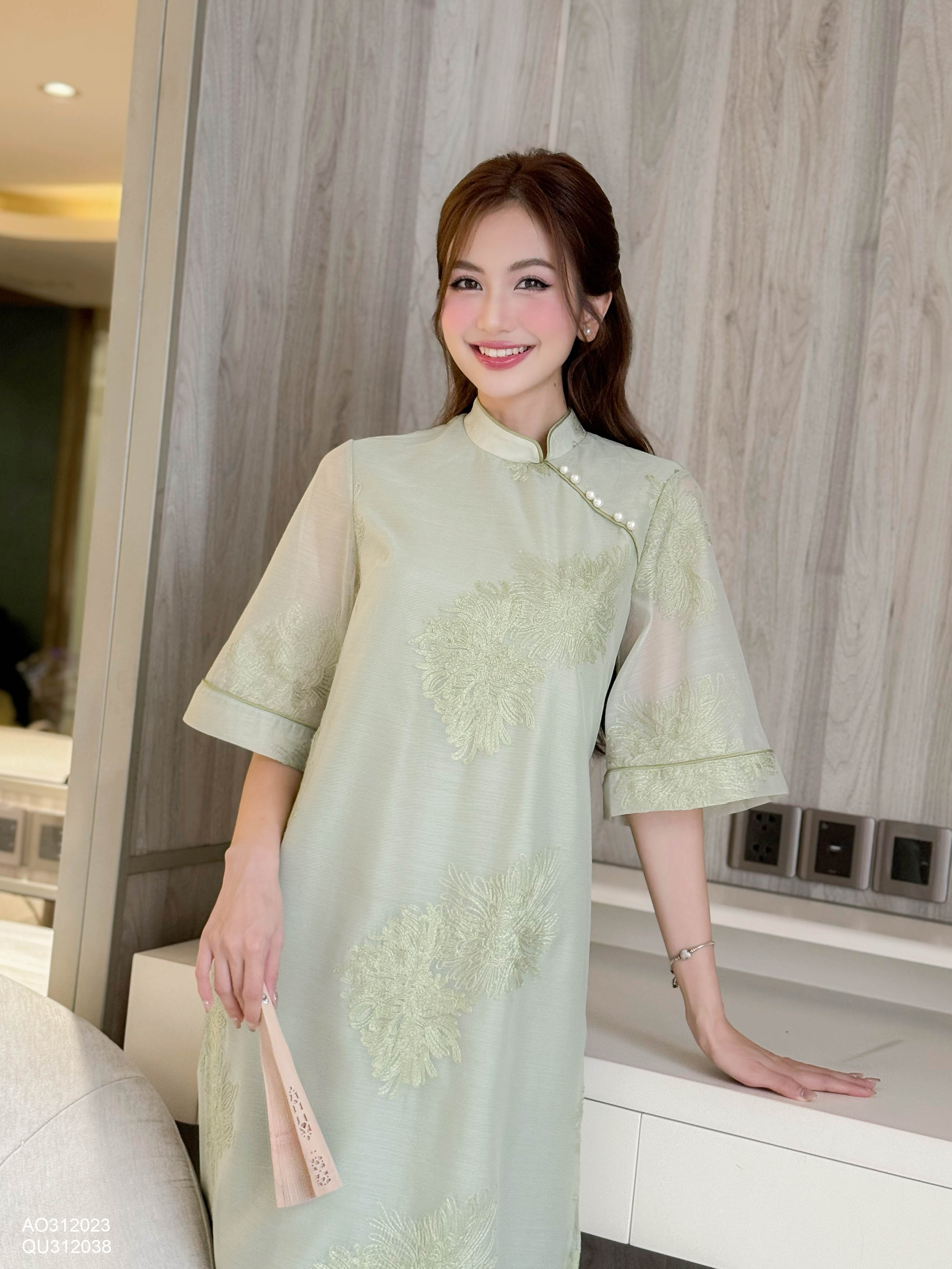 Áo dài tơ thêu hoa_thumbnail_22