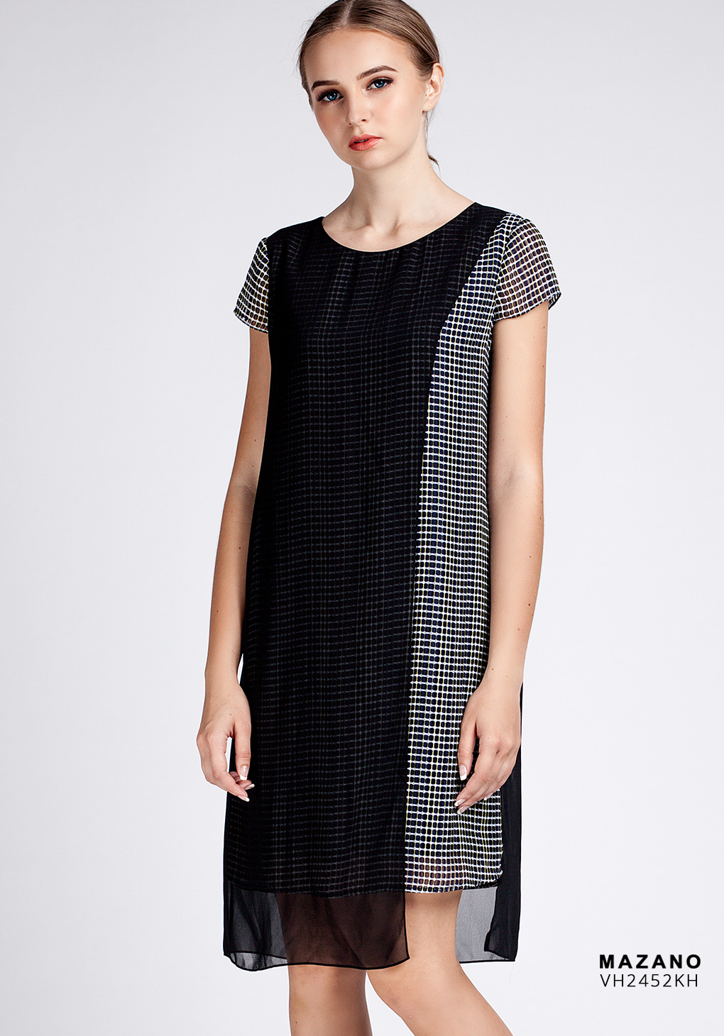 Váy đen phủ họa tiết kẻ_thumbnail_2