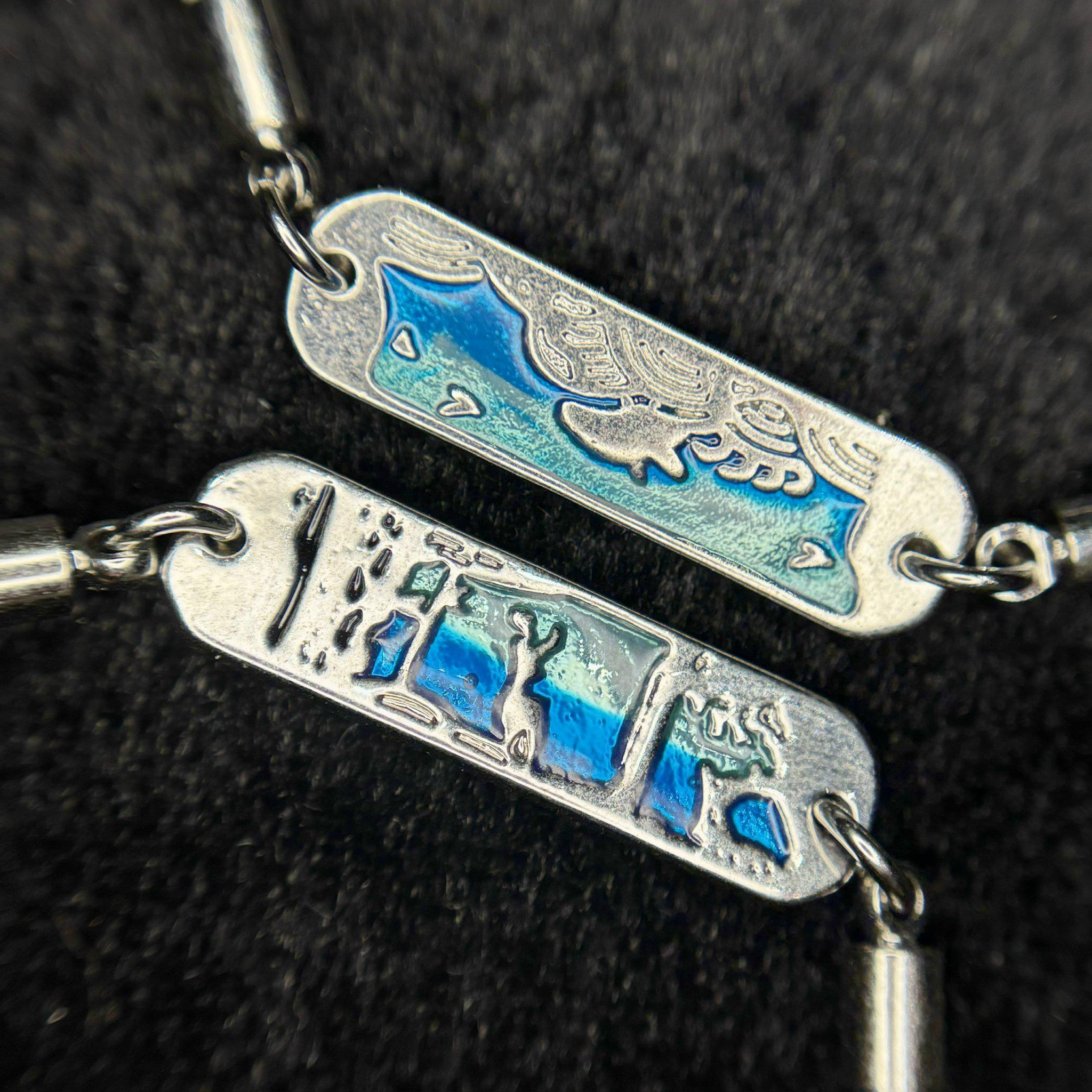 Vòng tay cặp dây vải charm xanh đôi