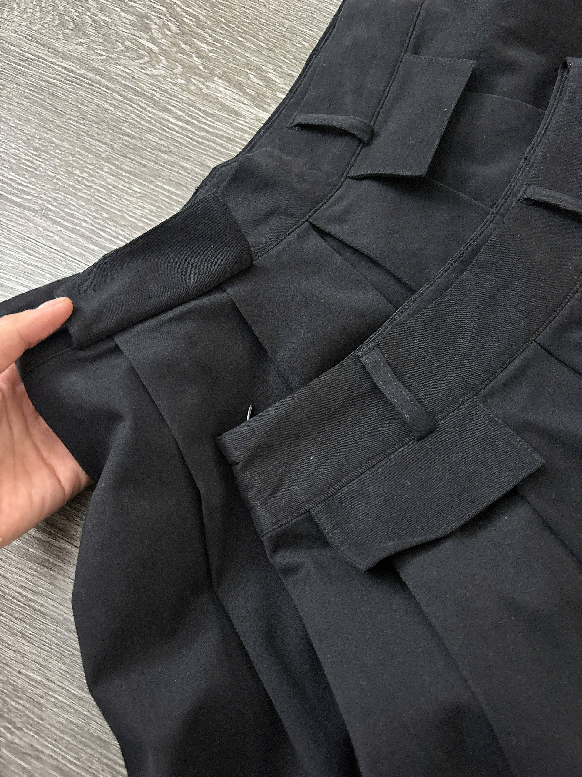 C84 CHÂN VÁY ĐEN_thumbnail_8