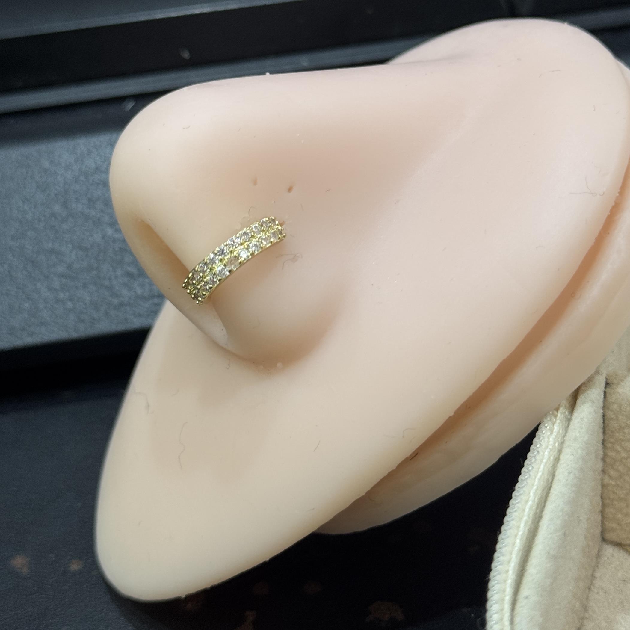 vòng bẻ màu vàng hai dải kim cương trắng vuông nhỏ size 8_thumbnail_3