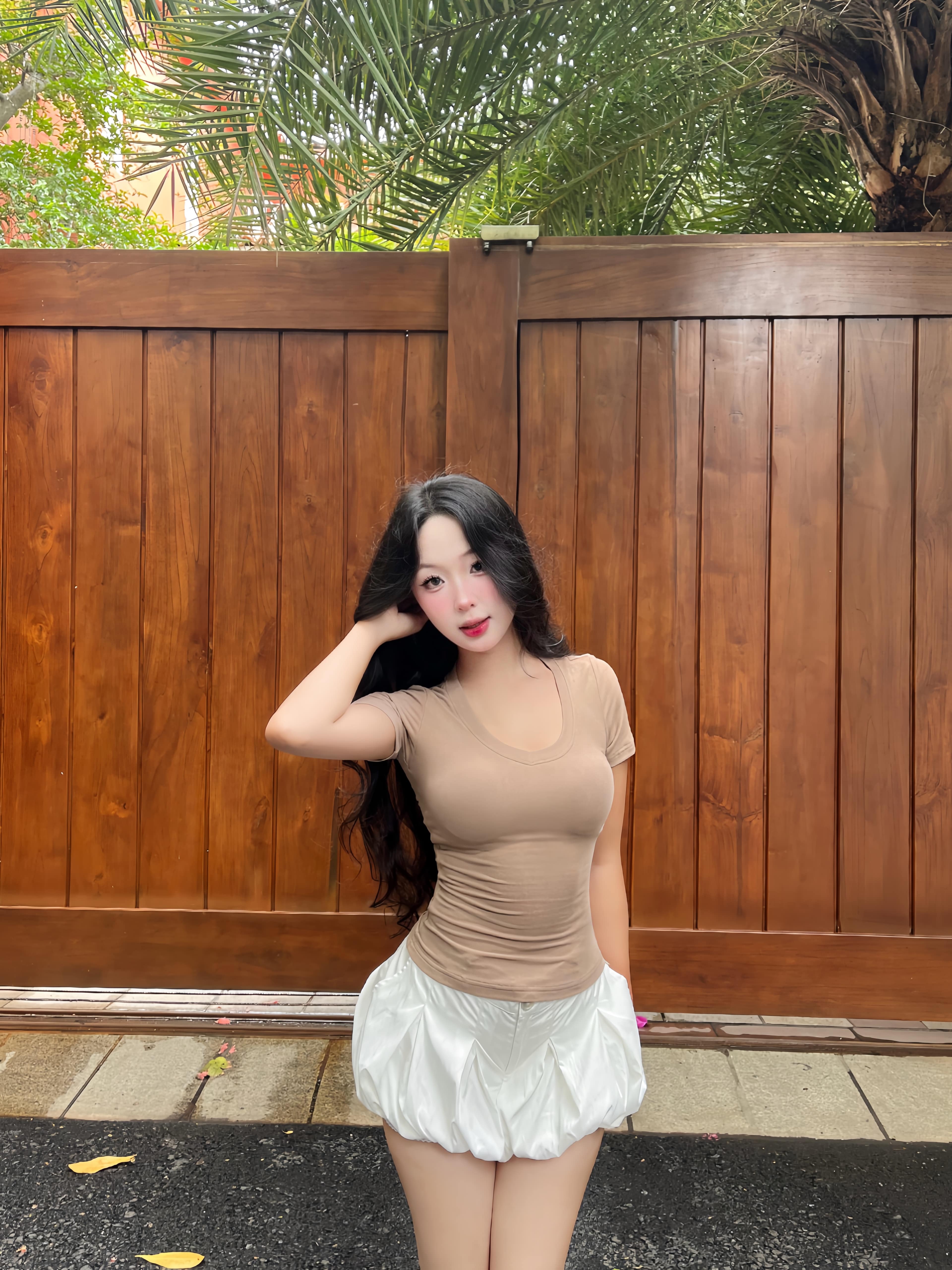 Áo thun ôm body cổ tim nữ tính tôn dáng AT00041 Beezy chất liệu visco co giãn thoải mái_thumbnail_4