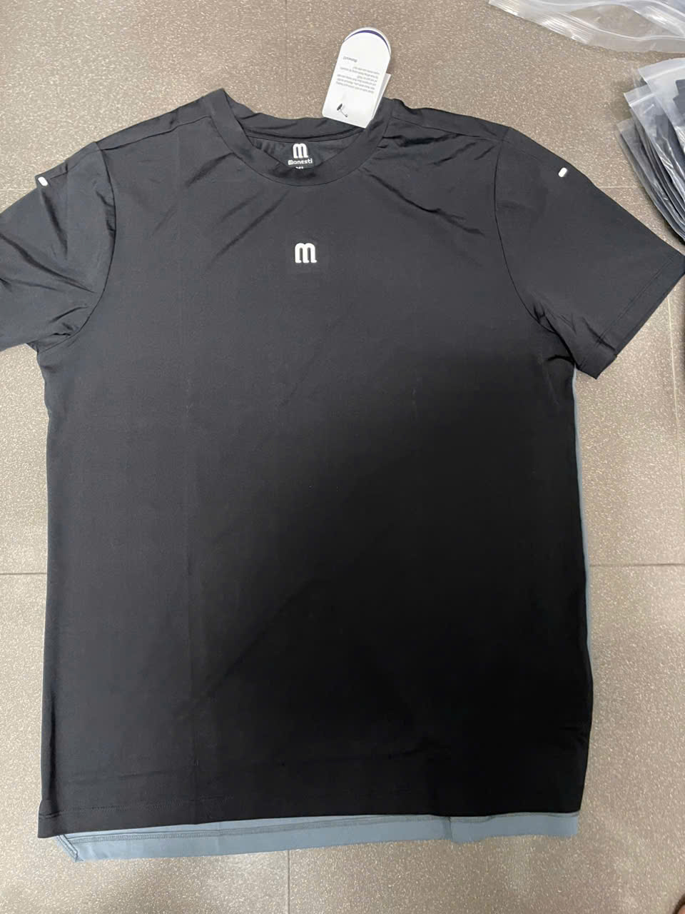 ÁO CỔ TRÒN MANESTI POLY LÔ GÔ M BÊN TRÁI SAU LƯNG CÓ KẺ SỌC_thumbnail_6