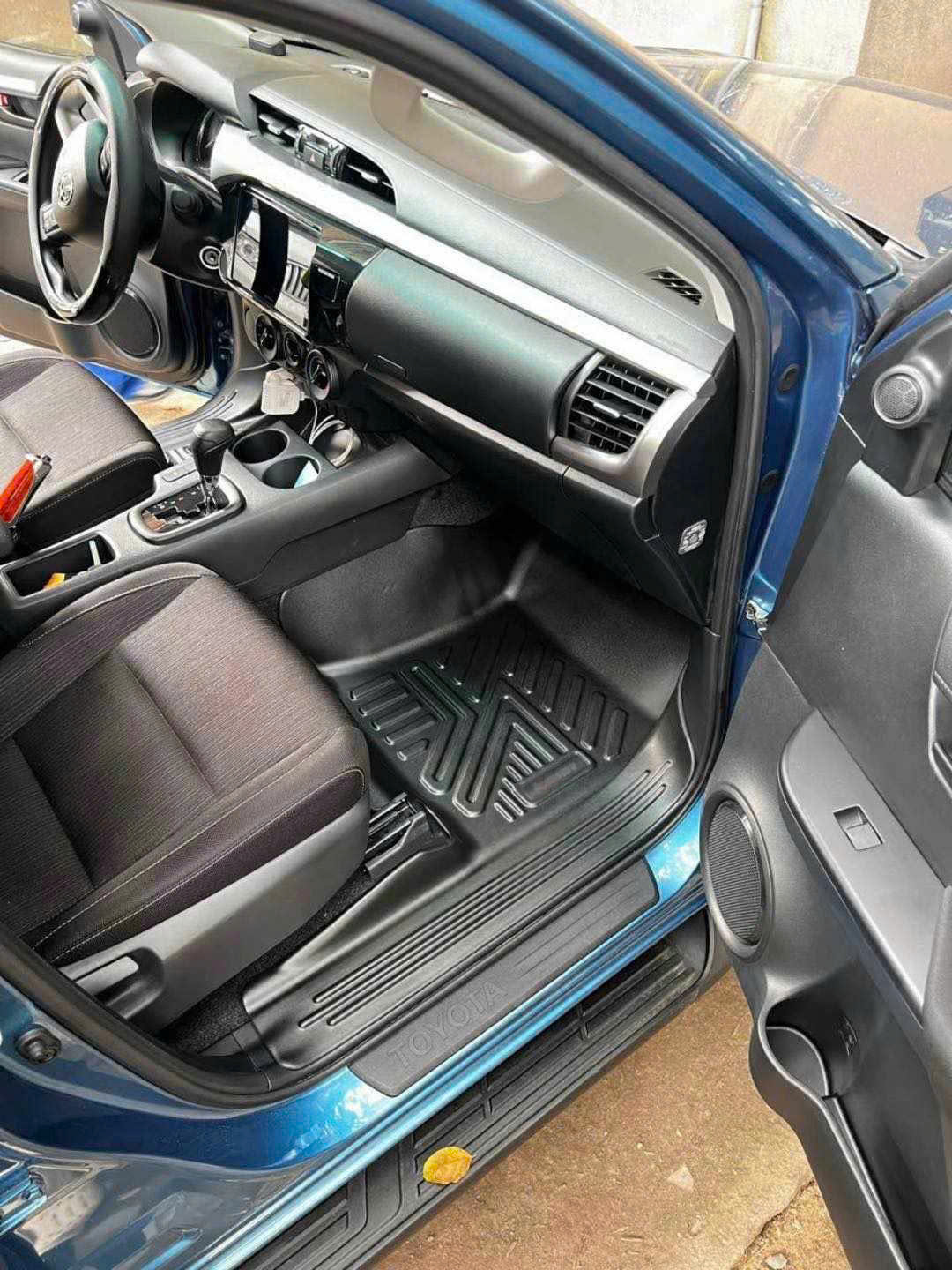 Thảm Lót Sàn Ô Tô TPE Nhựa Đúc Toyota Hilux_thumbnail_1