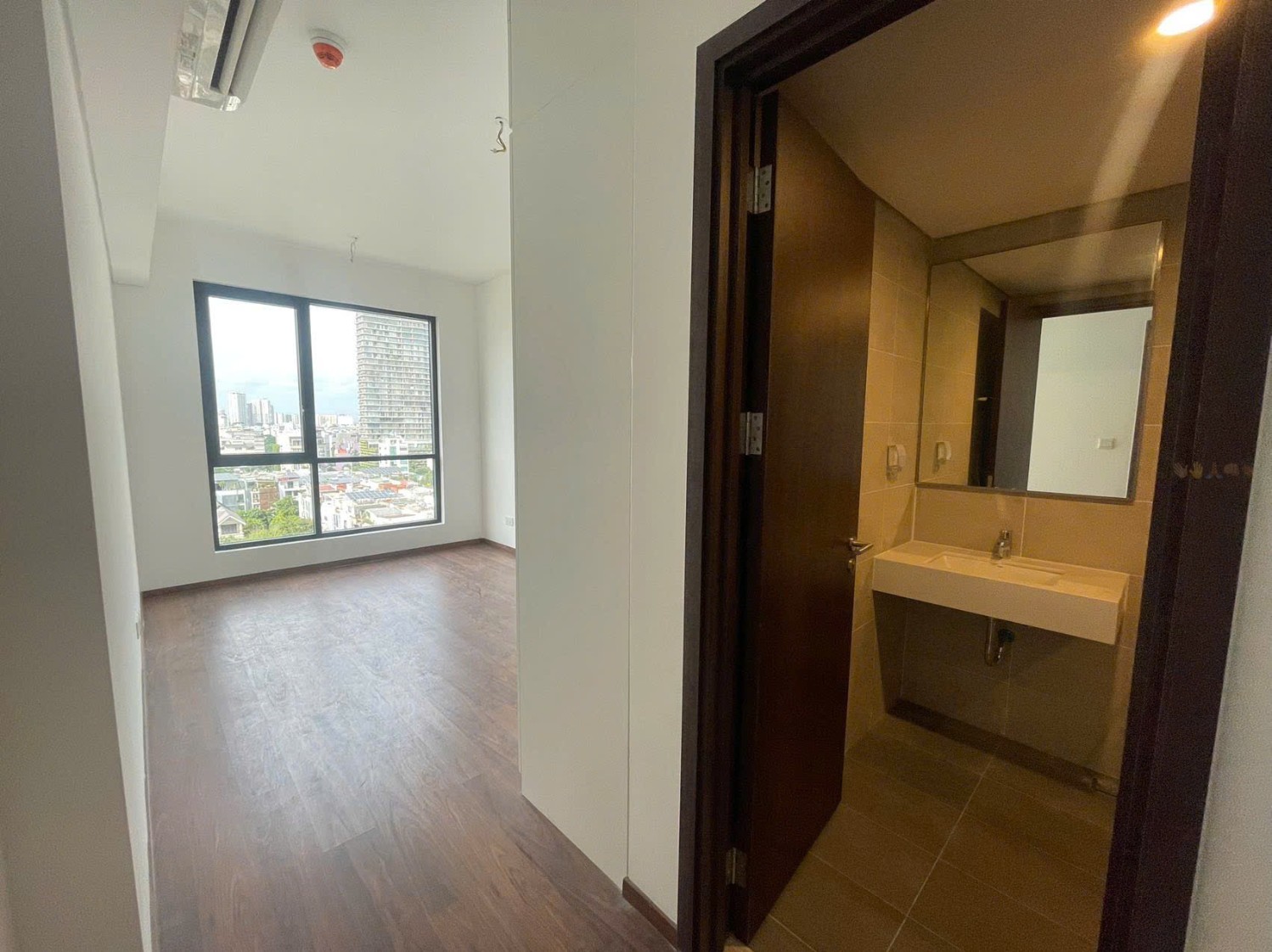 Cho thuê 2 phòng ngủ One Verandah - View thoáng mát, k chắn, ban công ĐB_thumbnail_2