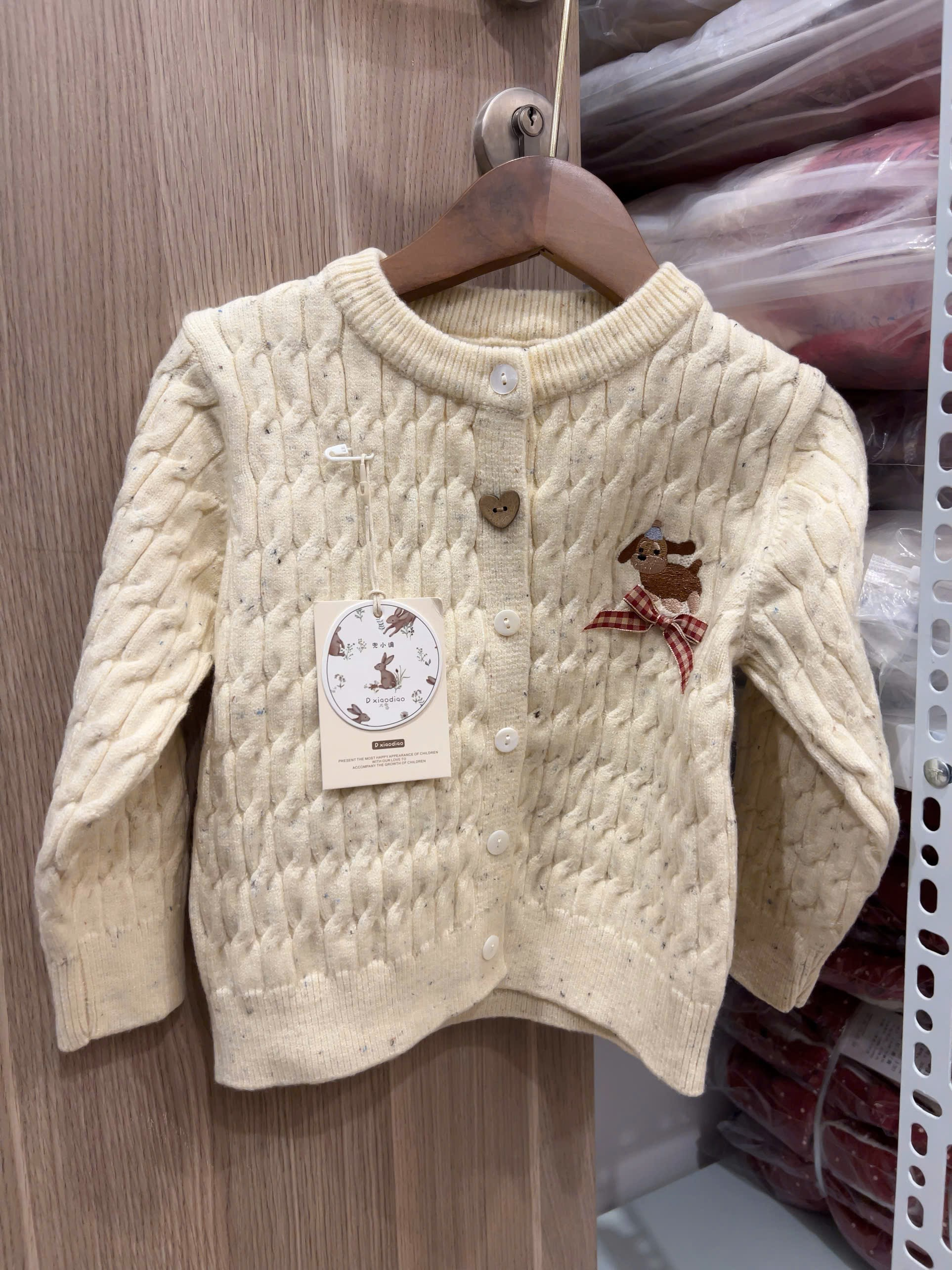 (M91) - Màu kem - Áo khoác len thêu cún_thumbnail_0