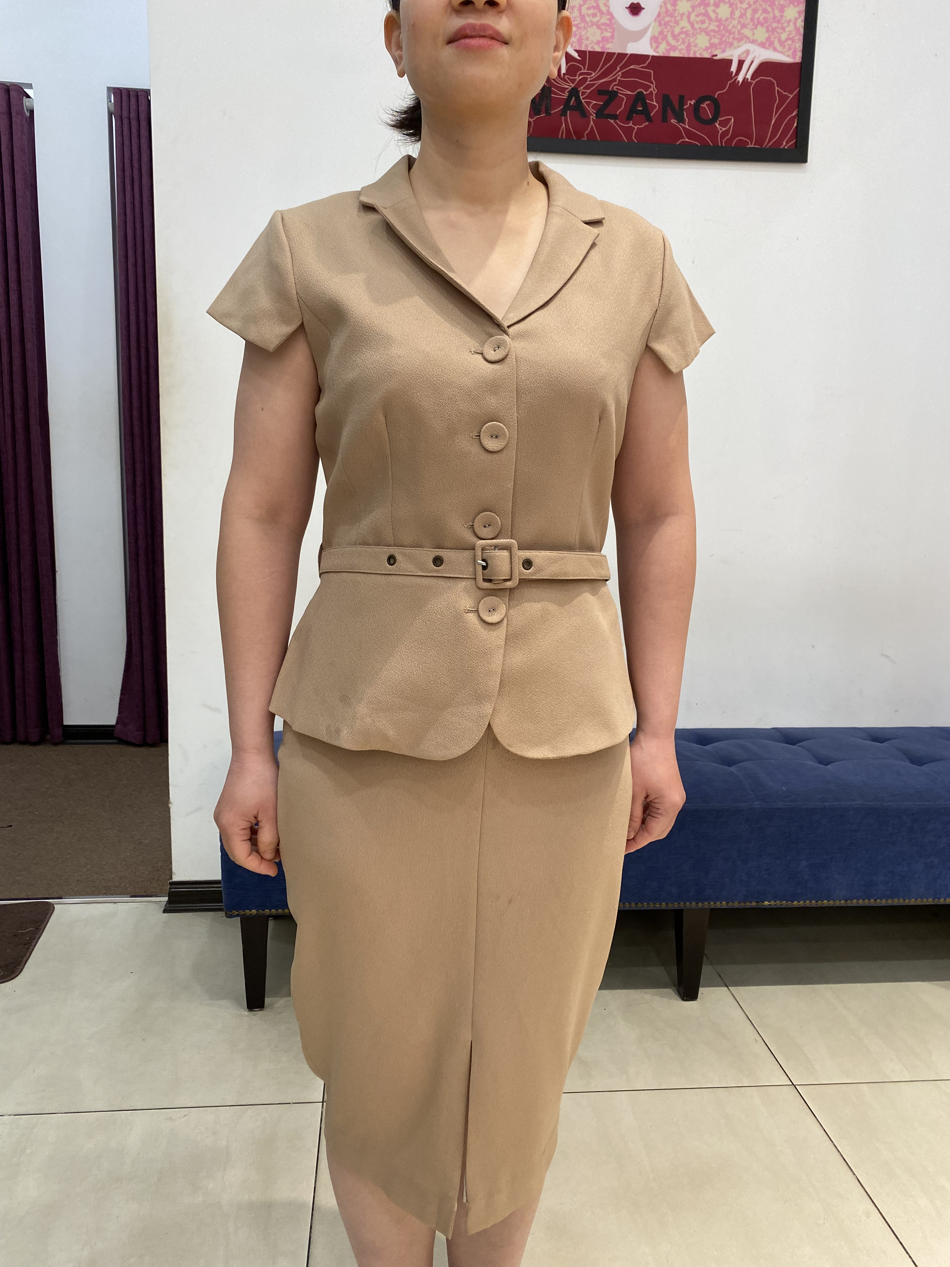 Bộ Áo ký giả ngắn tay và Chân váy juyp vải Tuytxi màu nâu nhạt_thumbnail_5