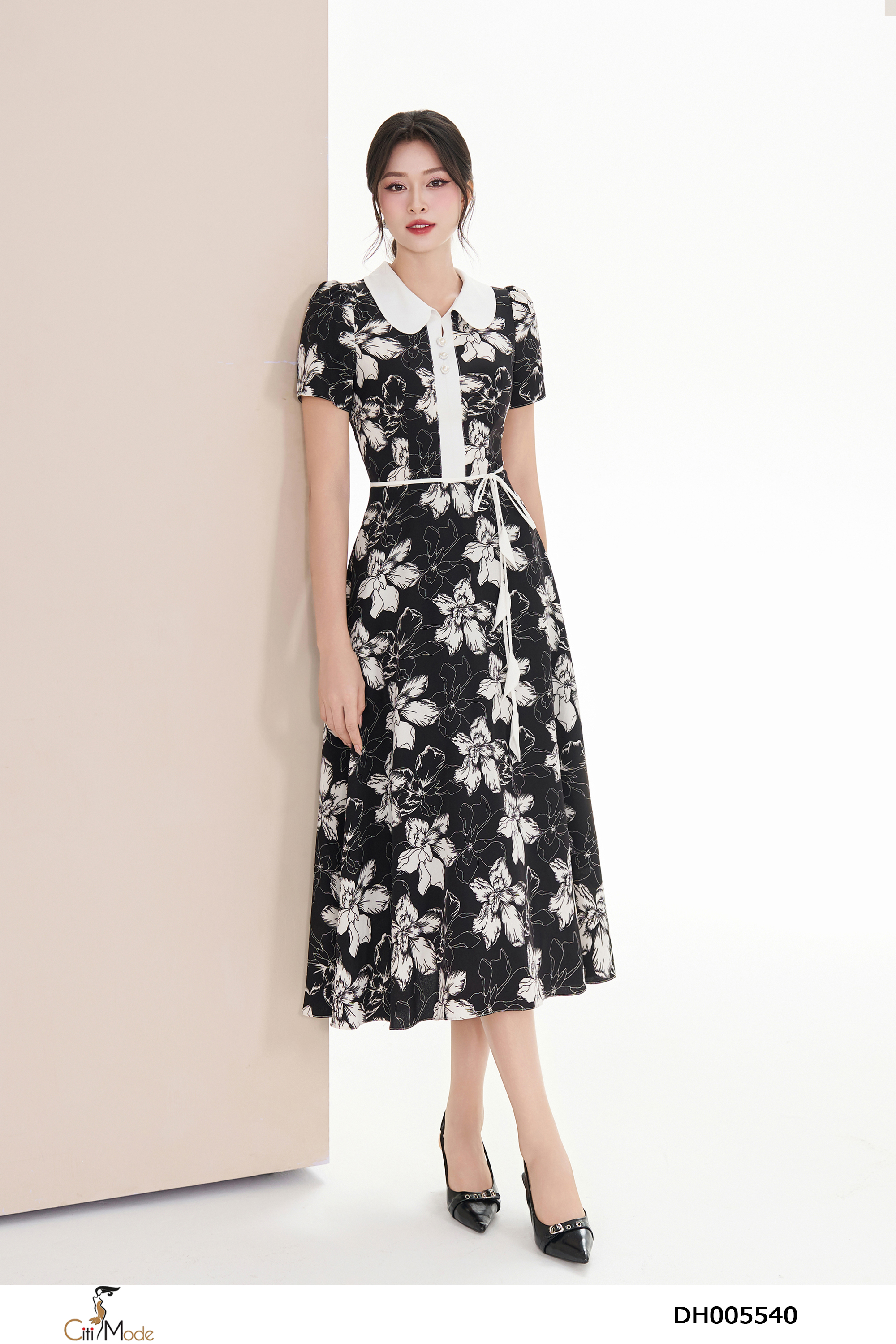 Đầm xòe đen hoa nổi cổ sen thắt đai eo_thumbnail_3