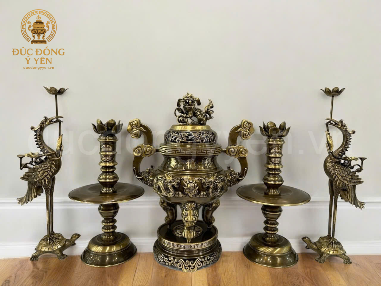 Bộ Bộ đỉnh thờ cao 60cm chạm hoa văn rồng đúc đồng vàng