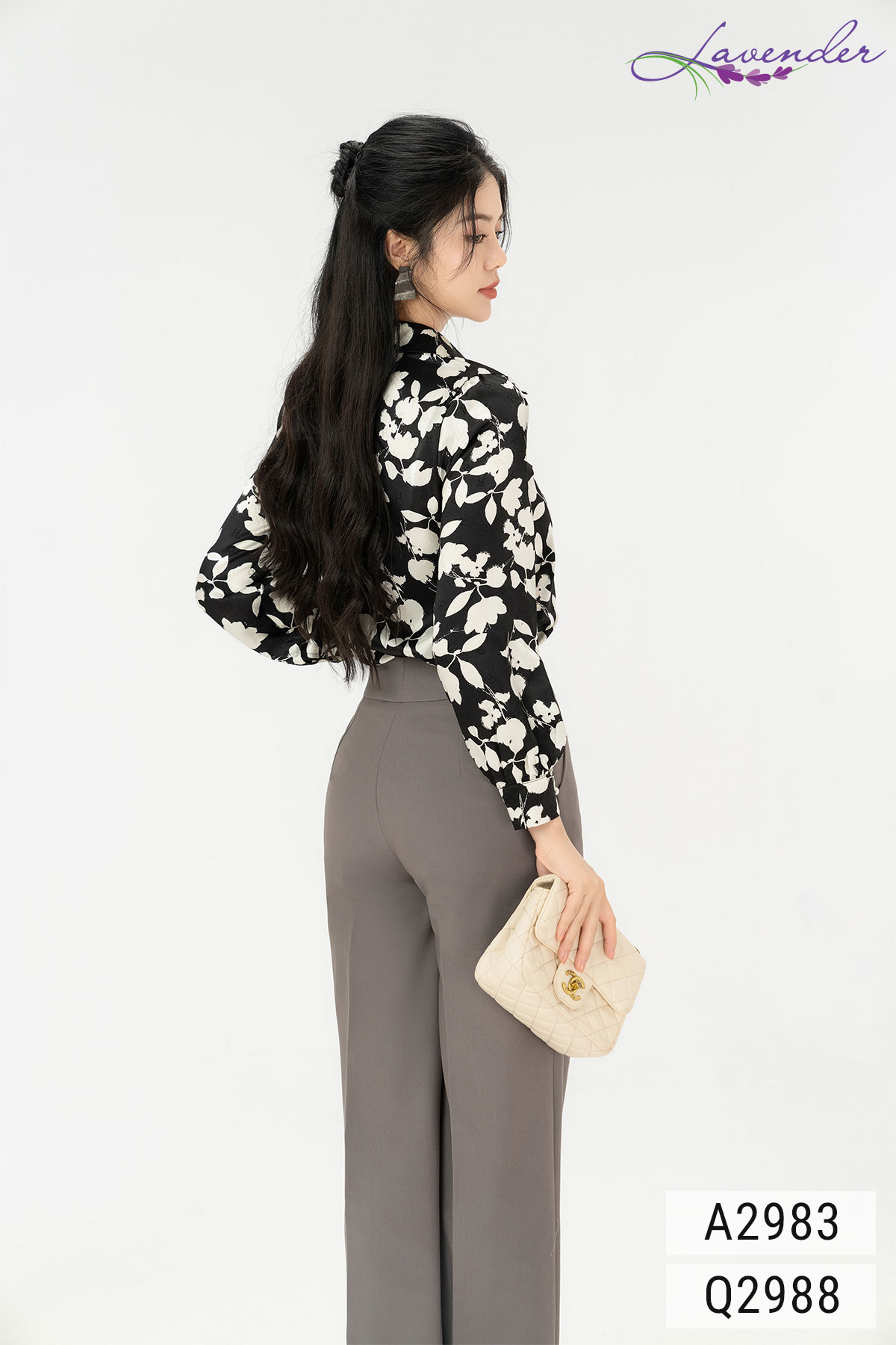 Áo sơ mi nữ công sở đen họa tiết hoa trắng cổ đức tay dài A2983_thumbnail_3