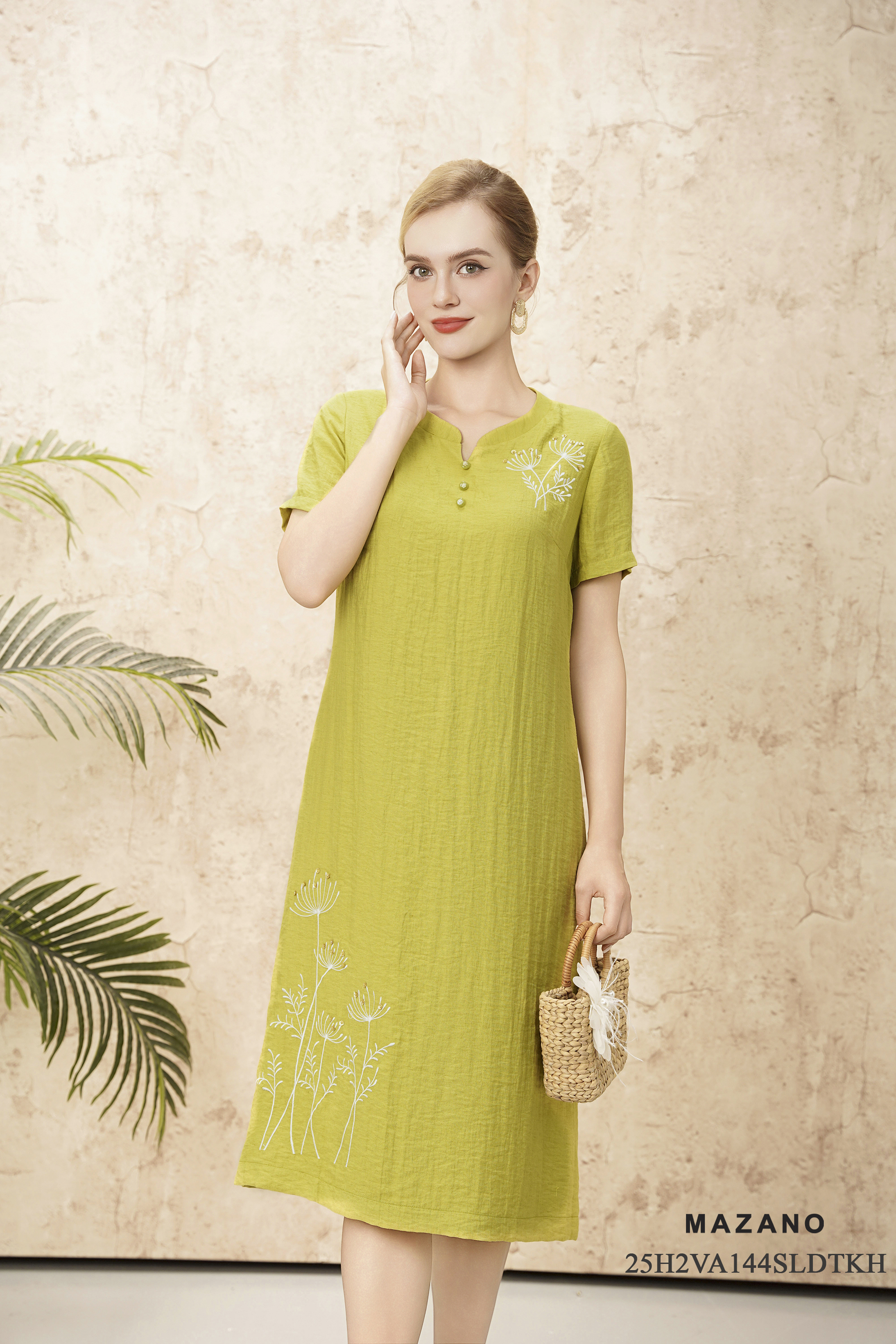 Váy Đầm Suông Vải linen lụa Thêu đính trang trí Cổ tàu cách điệu Tay ngắn Dài ngang bắp chân_thumbnail_2