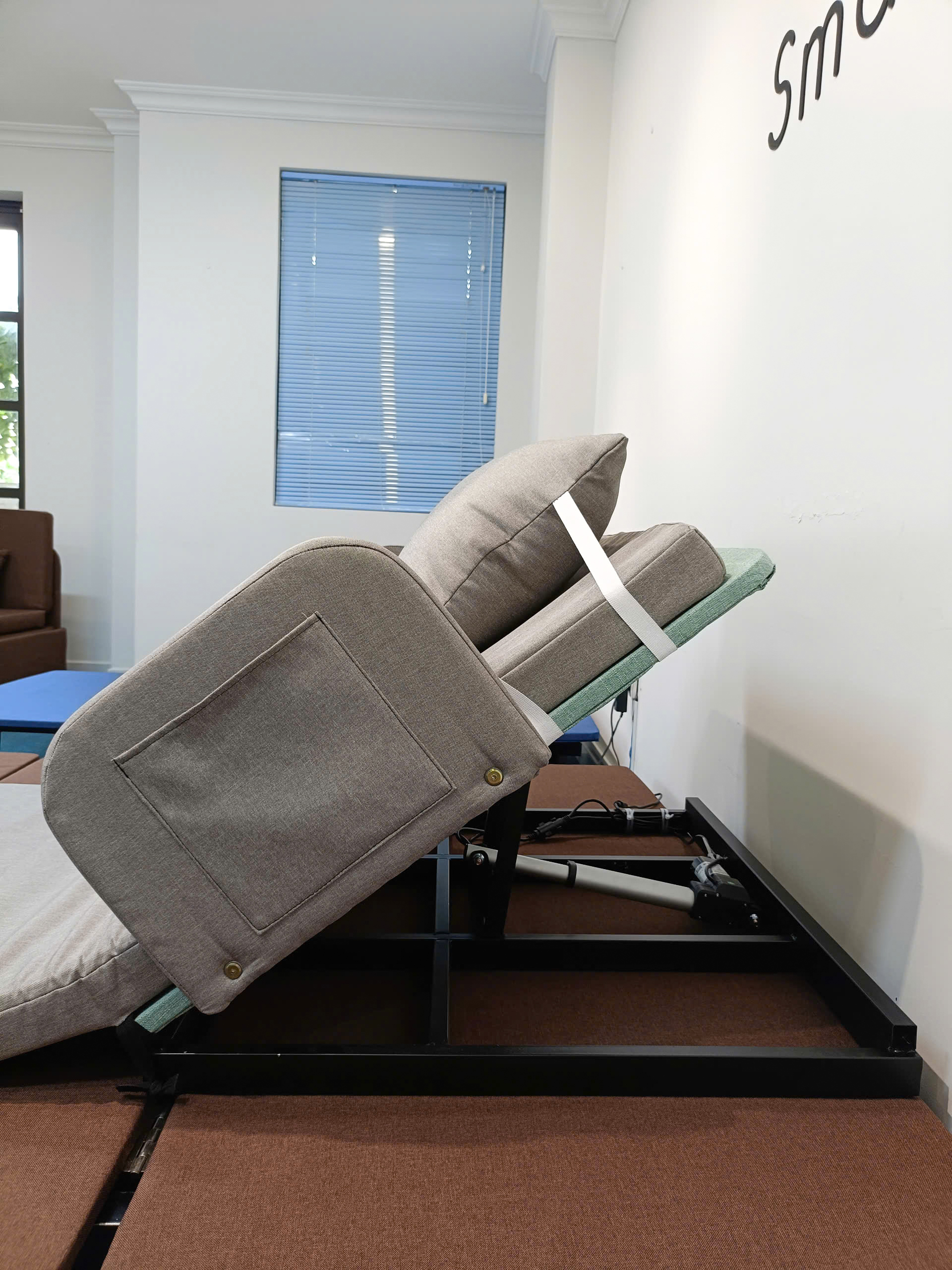 Đệm nâng hạ tự động SmartFurni - Phiên Bản 1 Động Cơ SM-GTL150 _thumbnail_3