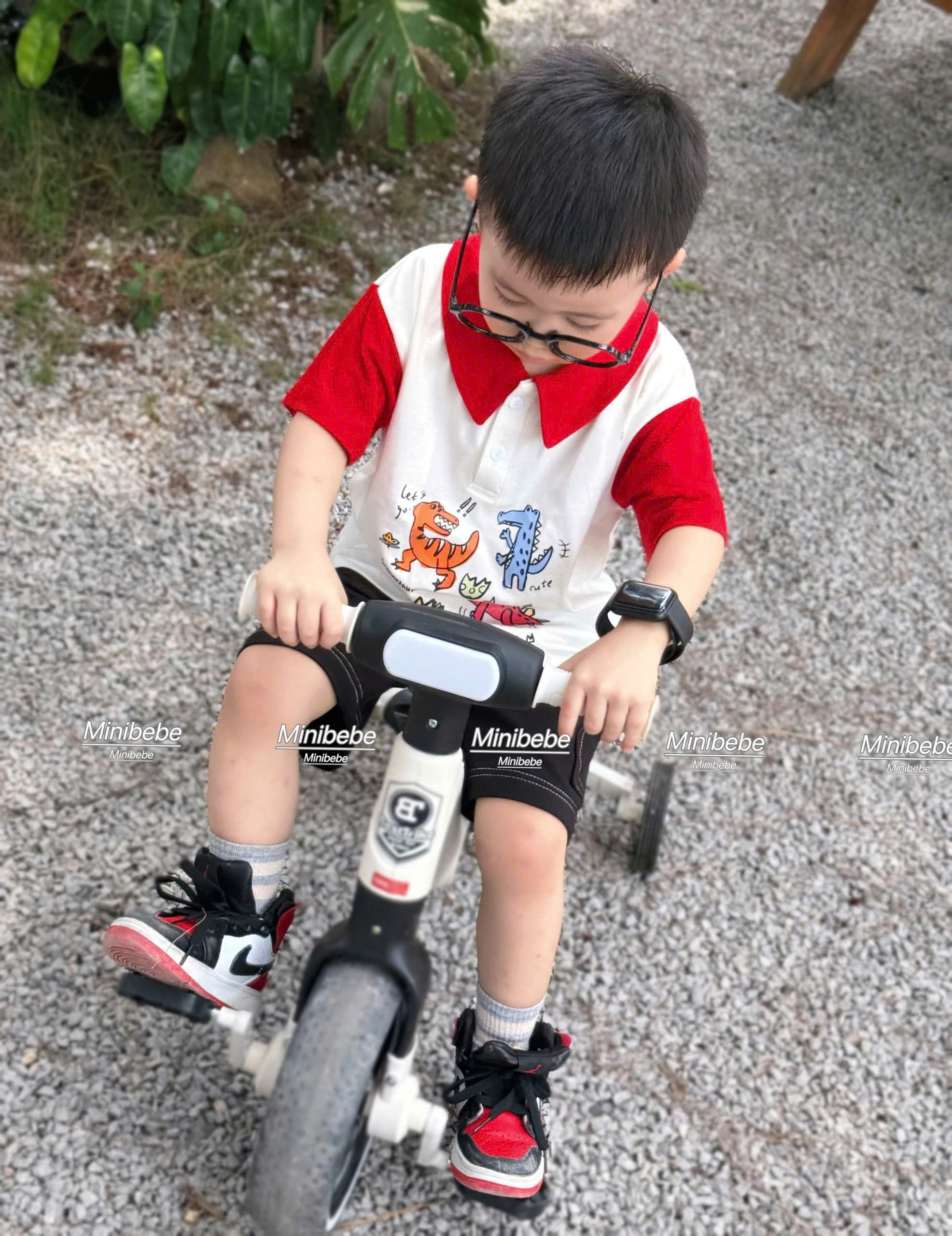 K06 BỘ POLO PHỐI TAY VÀ CỔ ĐỎ KHỦNG LONG LET'S GO- A117.1694