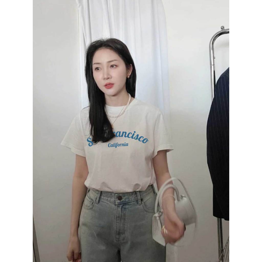 Áo thun nữ form vừa regular ARD540 Miucho Chic cotton cổ tròn in typography_thumbnail_2