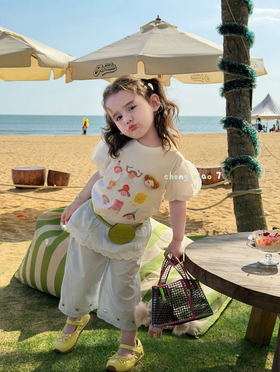 CX49 - Áo cotton in hình bé gái tay phồng kem hãng CX7_thumbnail_0