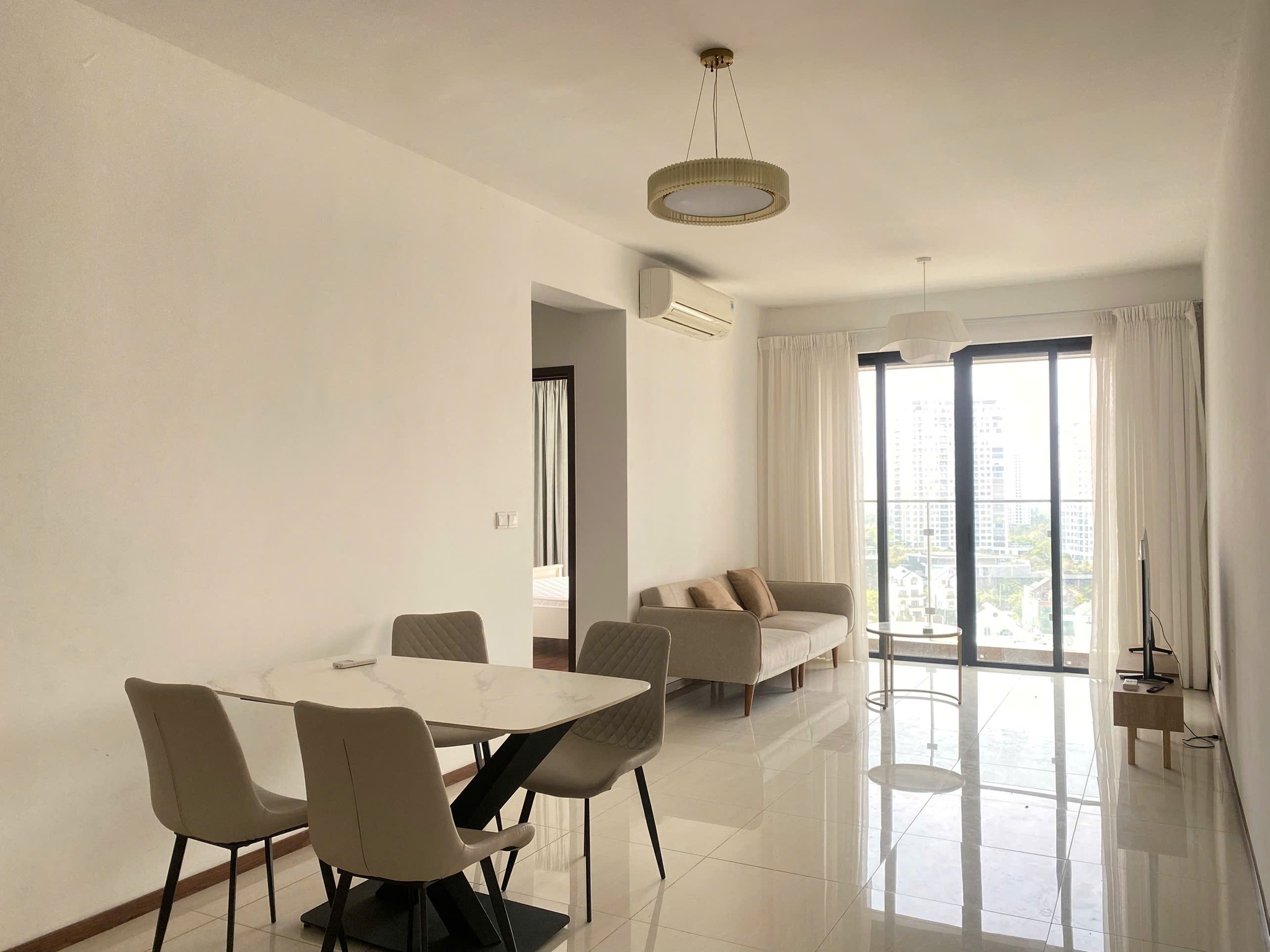 Cần cho thuê căn hộ 3PN View Tây Bắc cực chill – Hướng sông thoáng mát