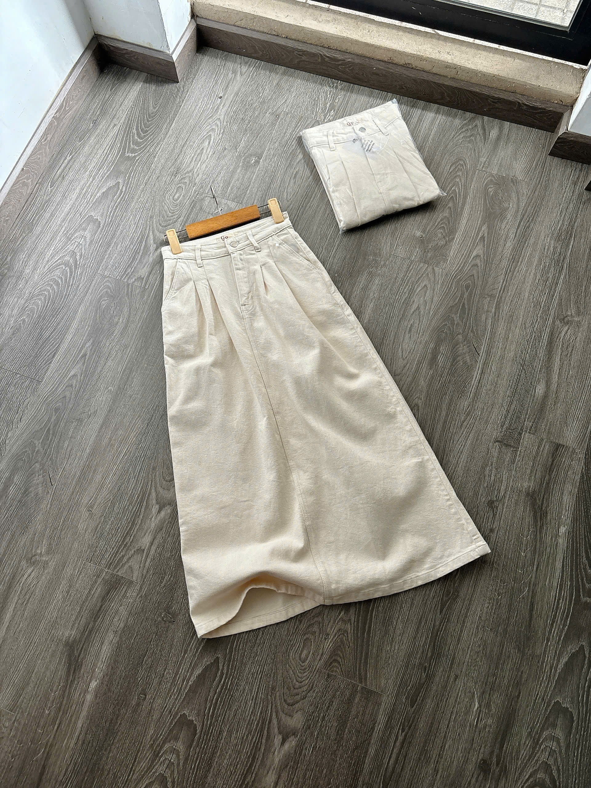 C57 CHÂN VÁY JEAN KEM