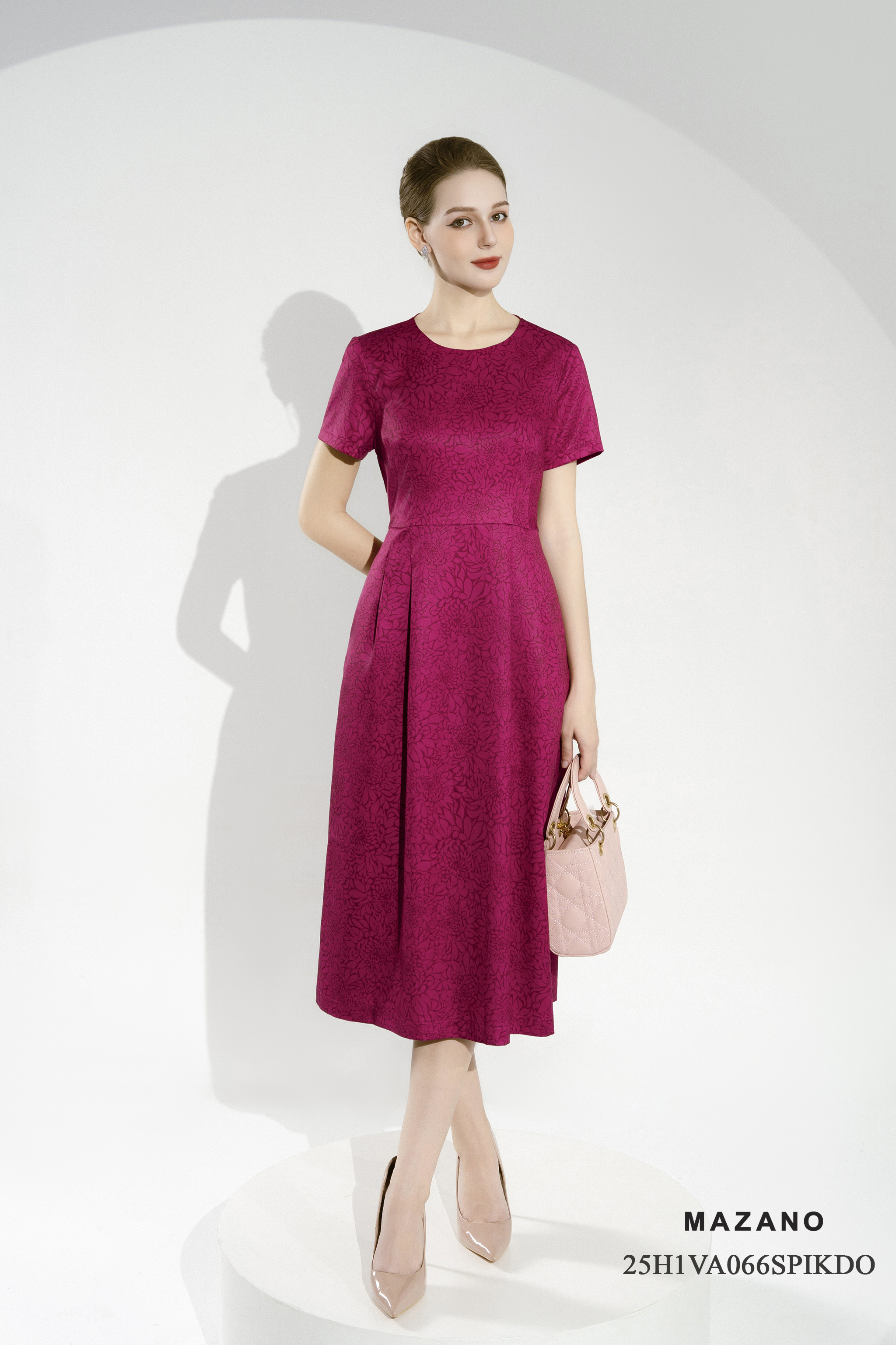 Váy Đầm Ôm Vải thô sạn Hoạ tiết hoa cúc cách điệu Cổ tròn Chân xếp ly Tay ngắn Dài ngang bắp