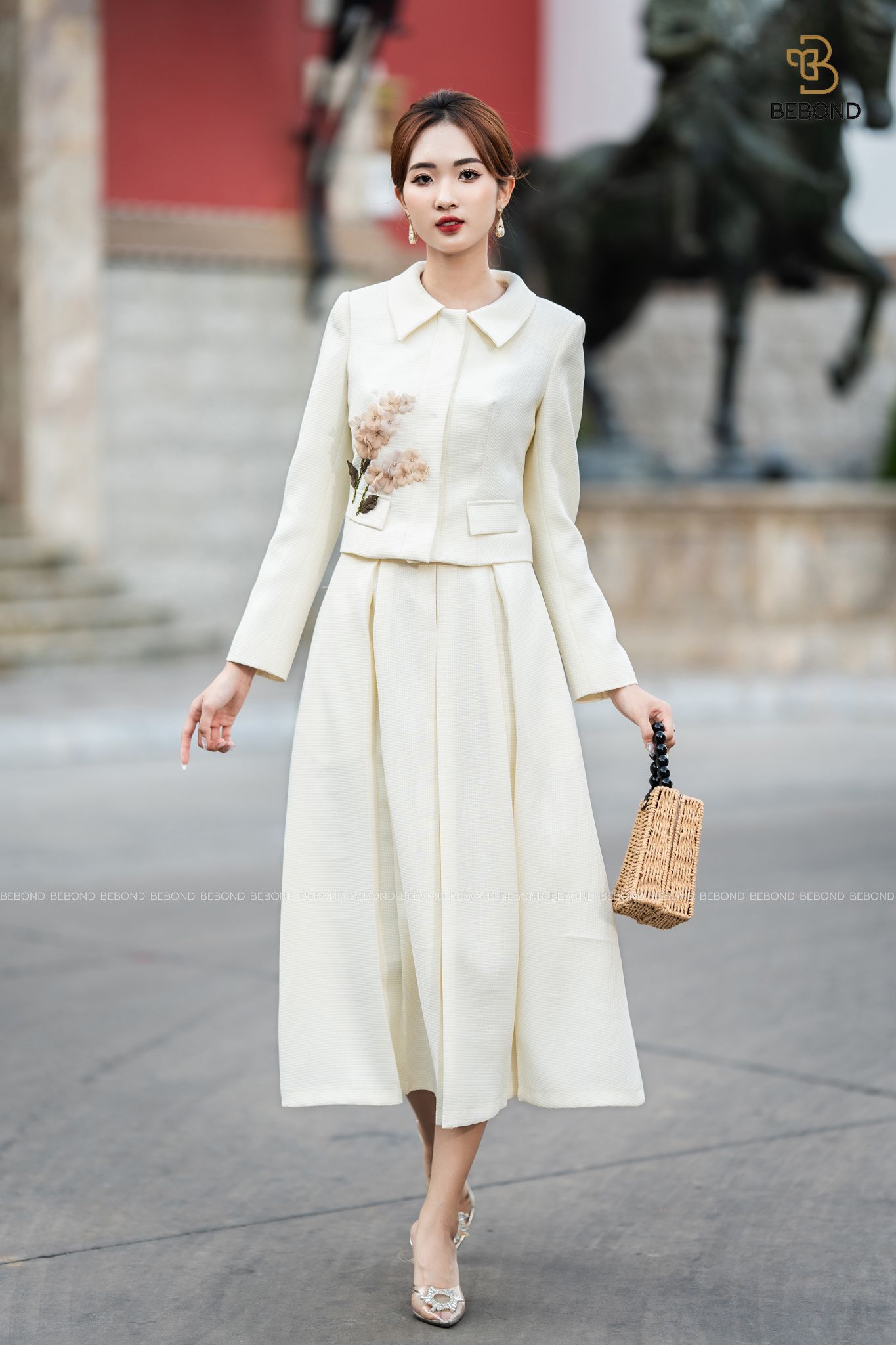 SET VEST ĐÍNH HOA MÀU TRẮNG- DARRY SET_thumbnail_3